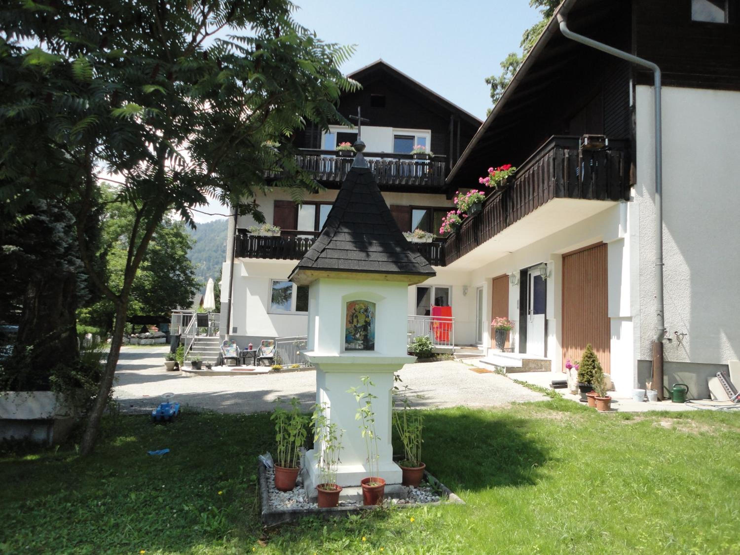 Photo 32