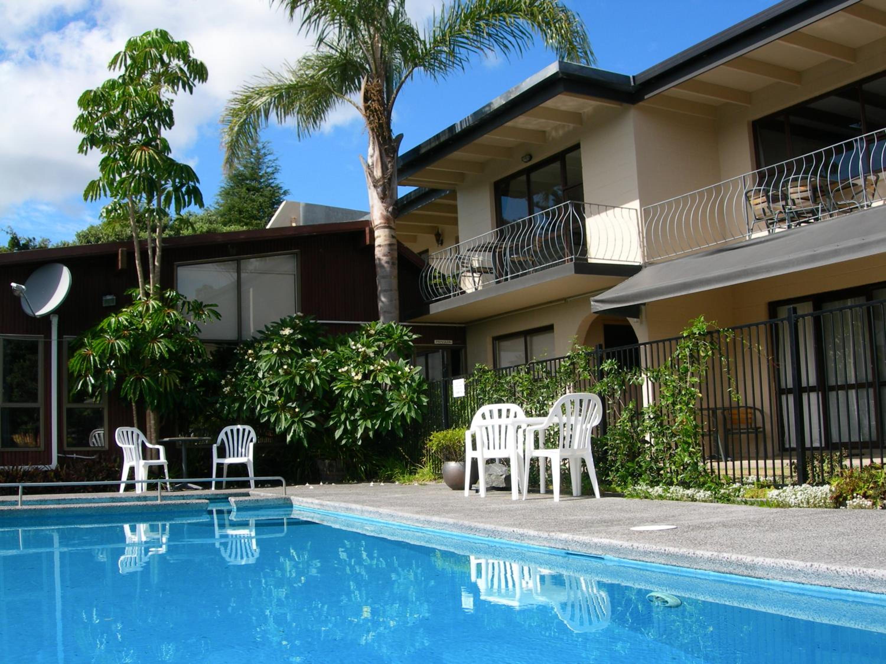 Waterfalls Estate - Motel & Campground