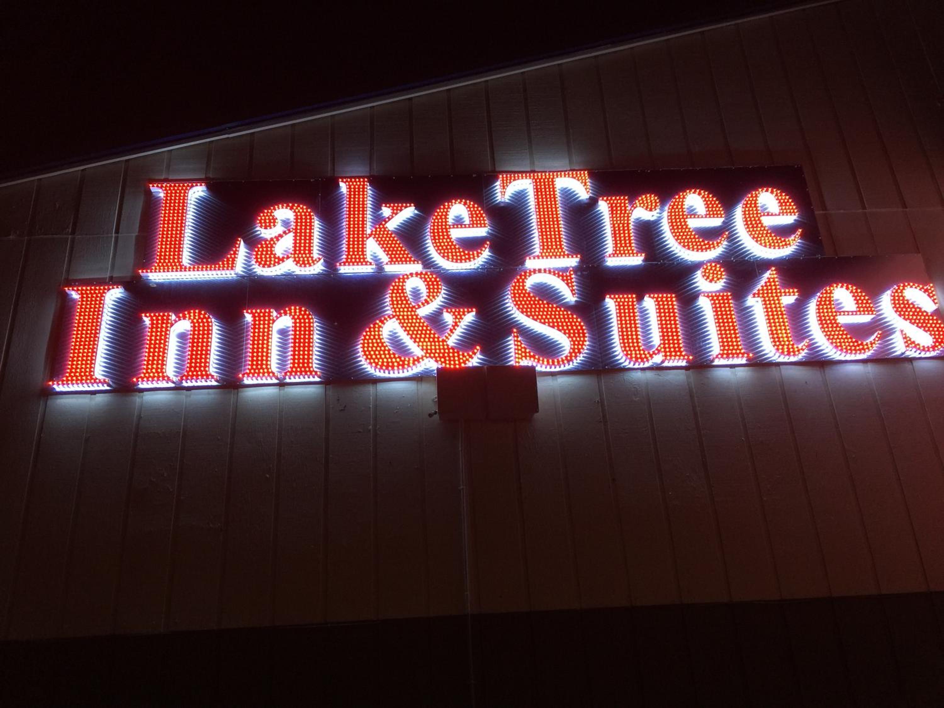 Marion Vacations - Lake Tree Inn  Suites - Property Image 9