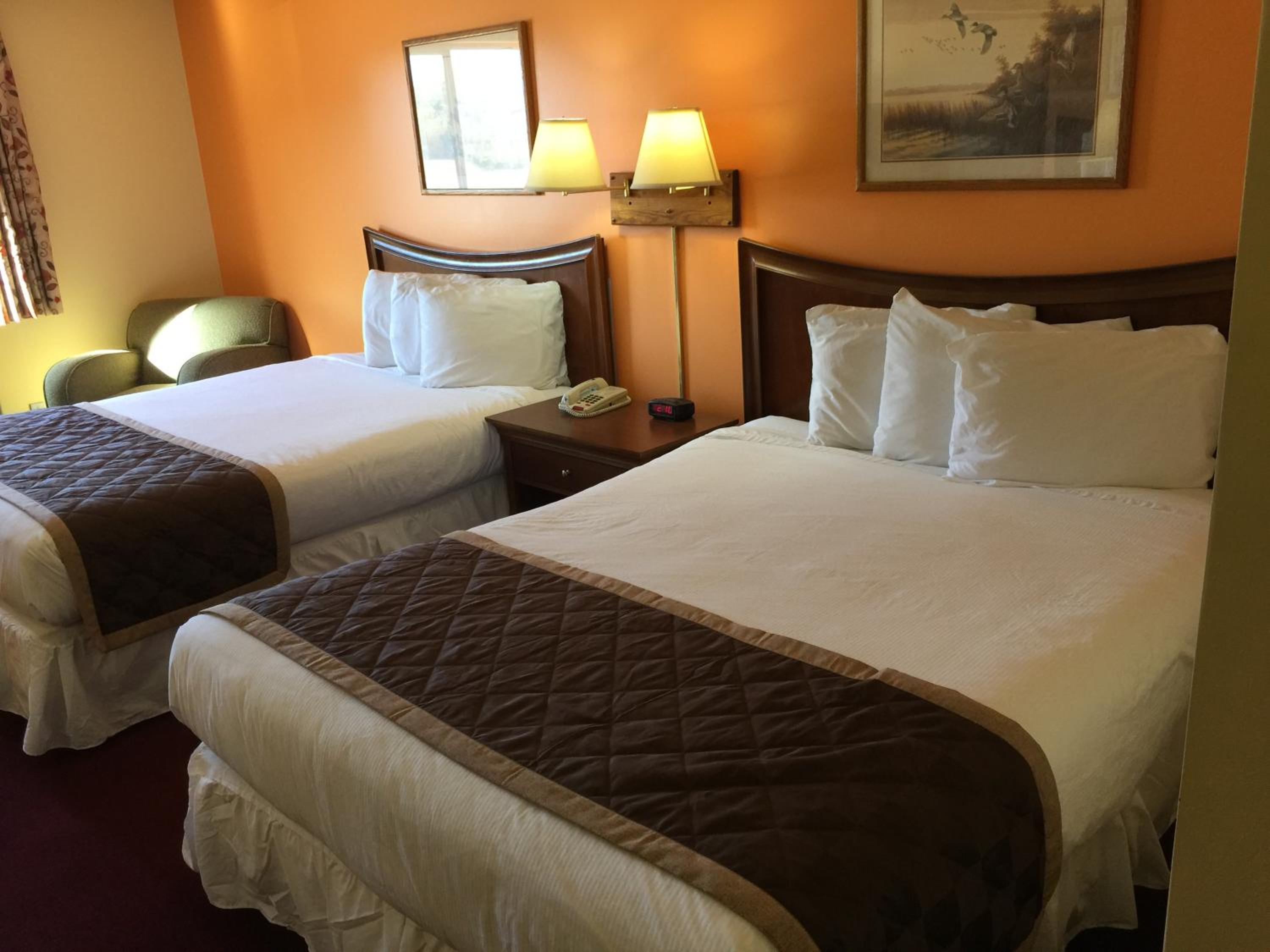 Marion Vacations - Lake Tree Inn  Suites - Property Image 2