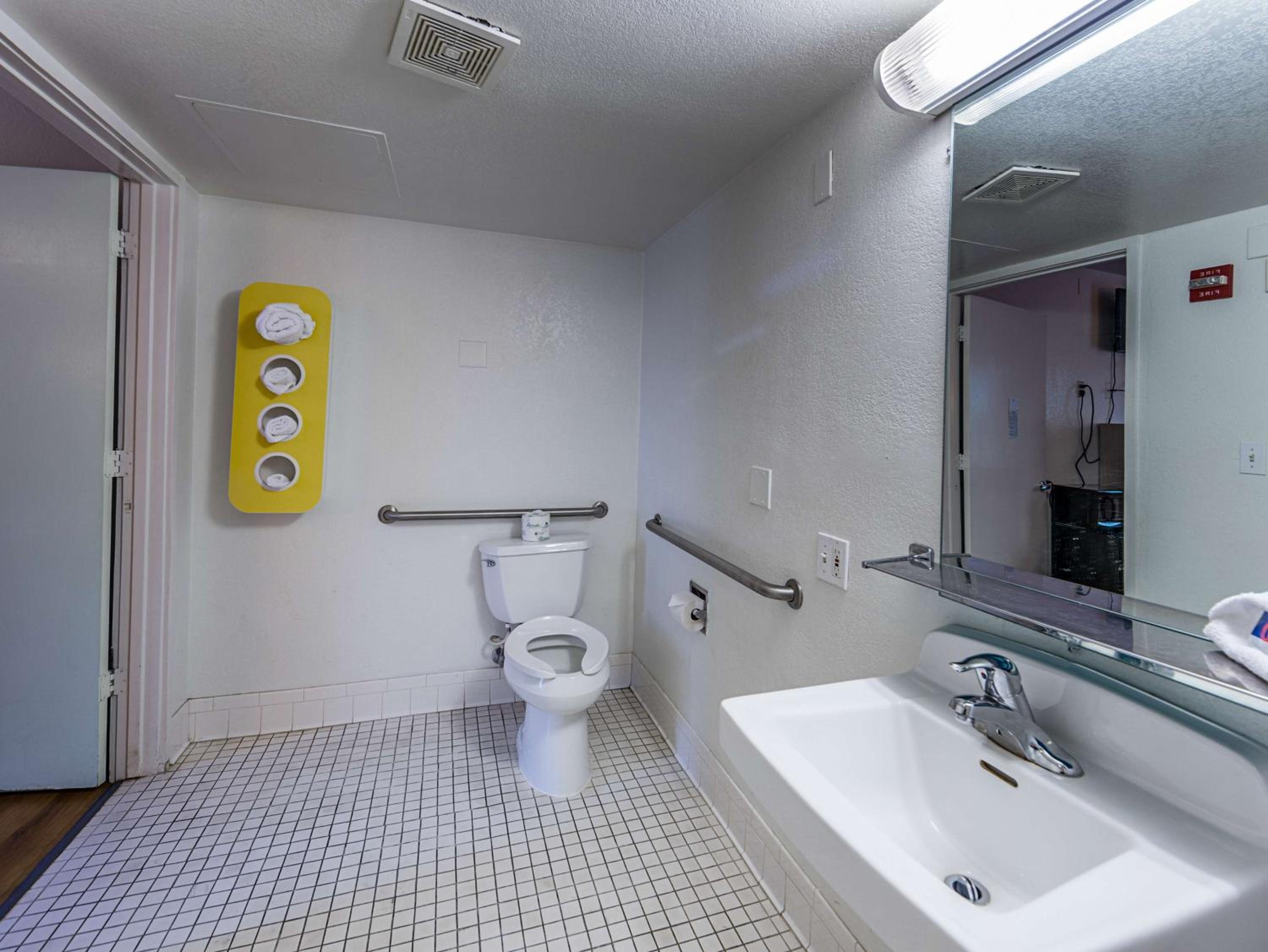 Yreka Vacations - Motel 6-Yreka, CA - Property Image 2