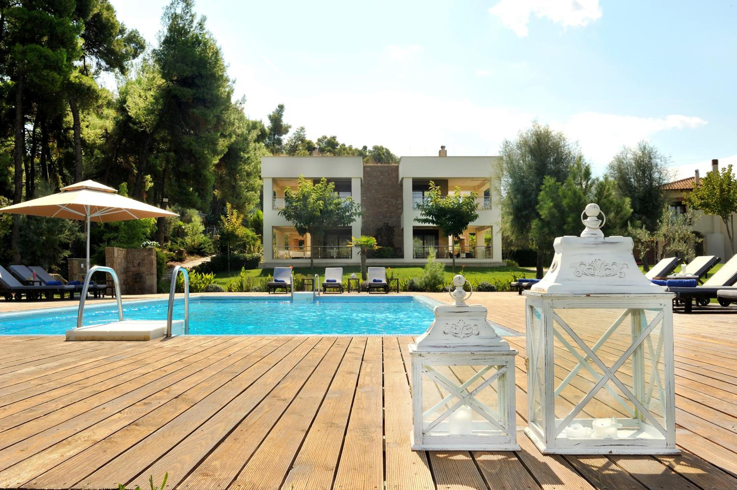 swimming pool