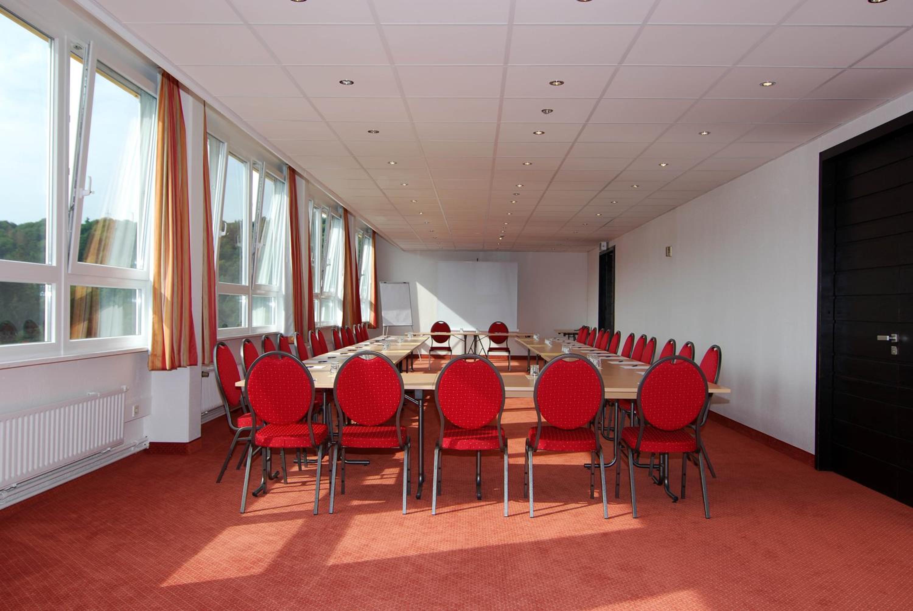 Opal Hotel - Property Image 8