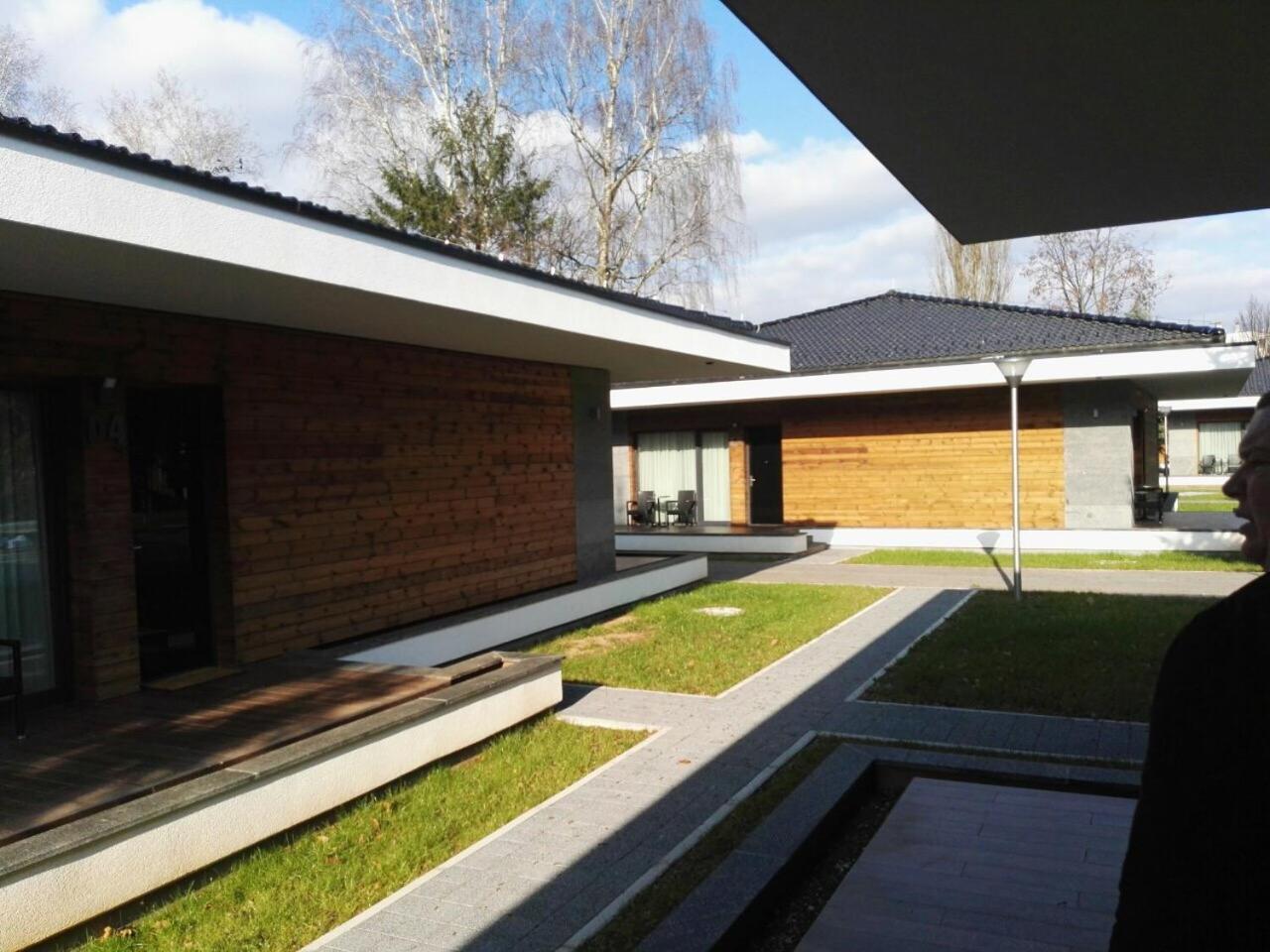 Villas and apartments Oaza