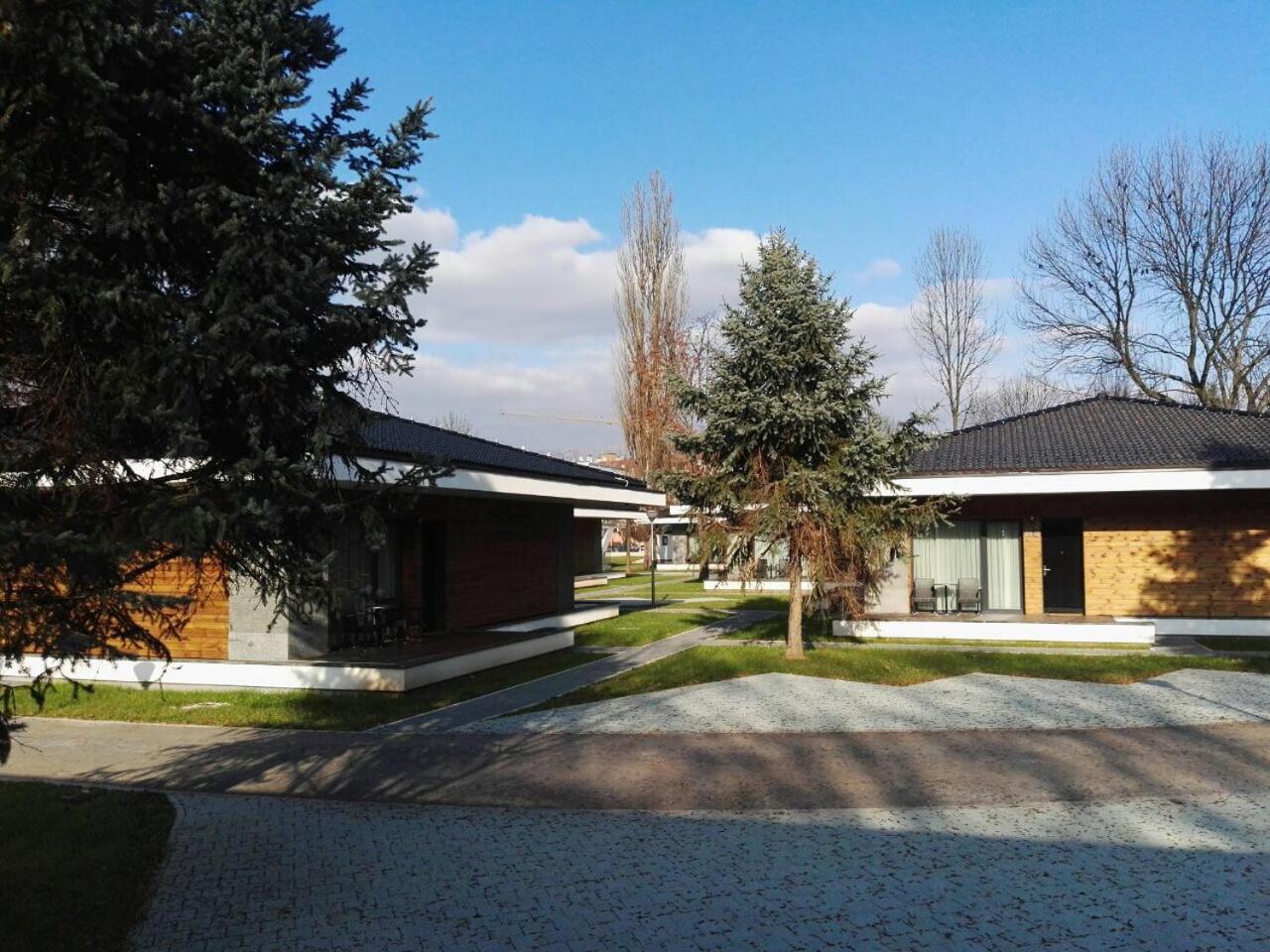 Villas and apartments Oaza