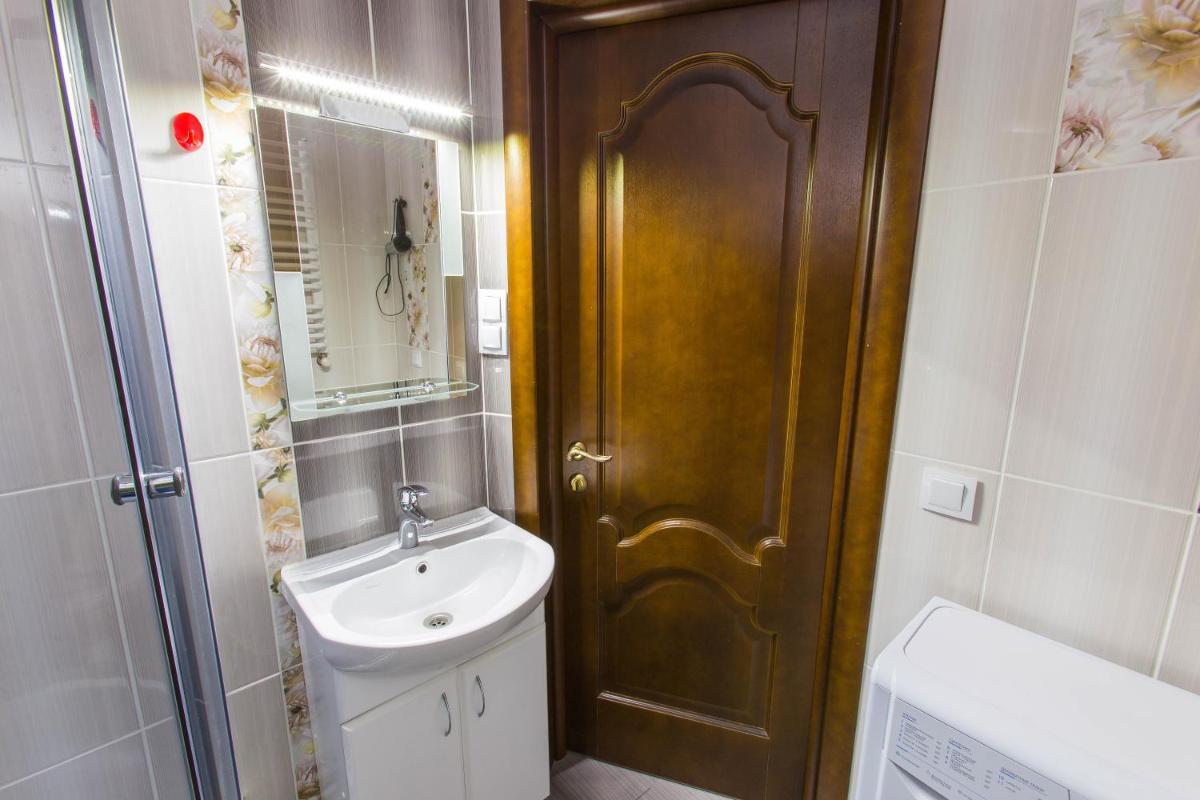 Modern Apartment on Akademika Sakharova 27a view 3