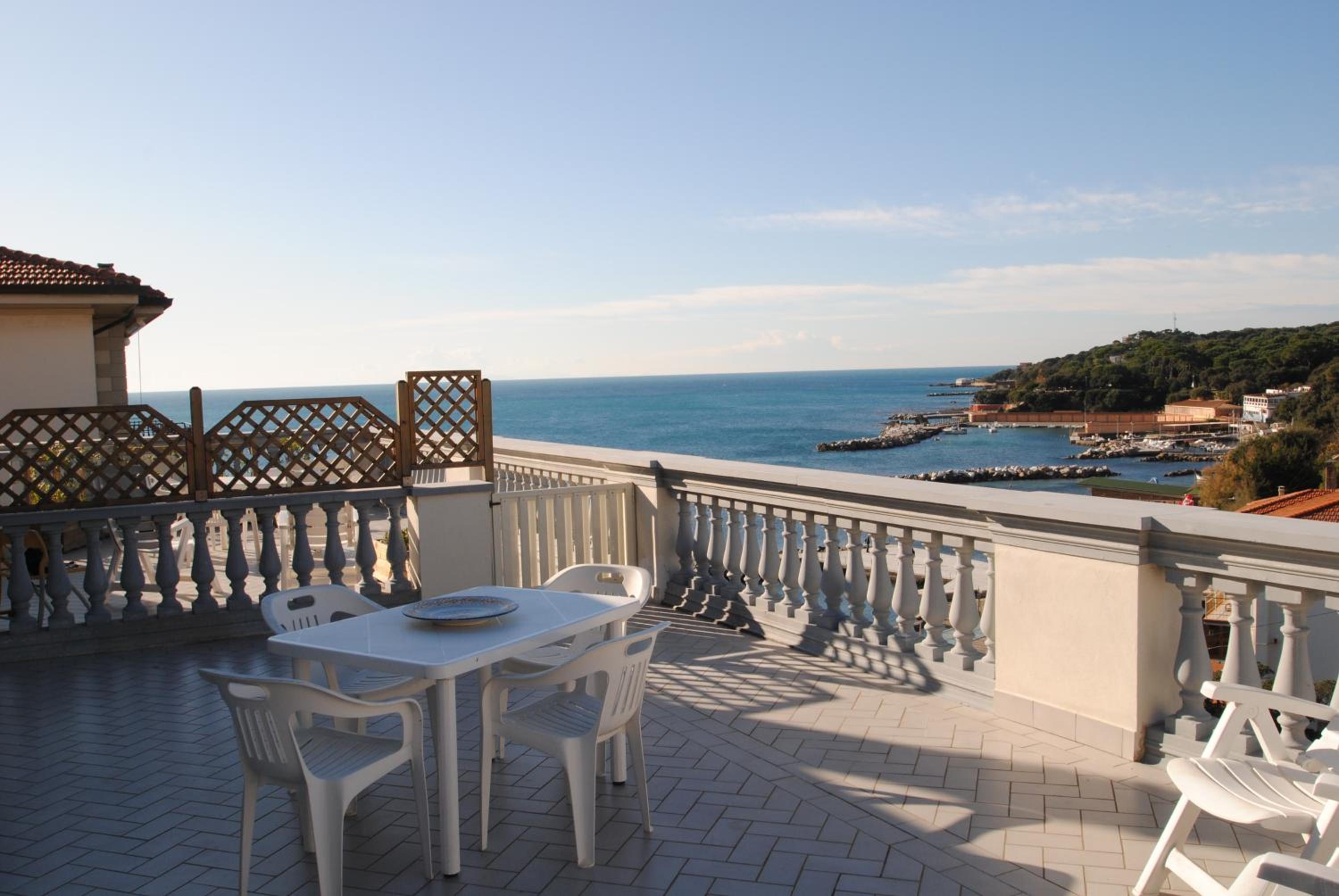 Villa Fiorella view 4
