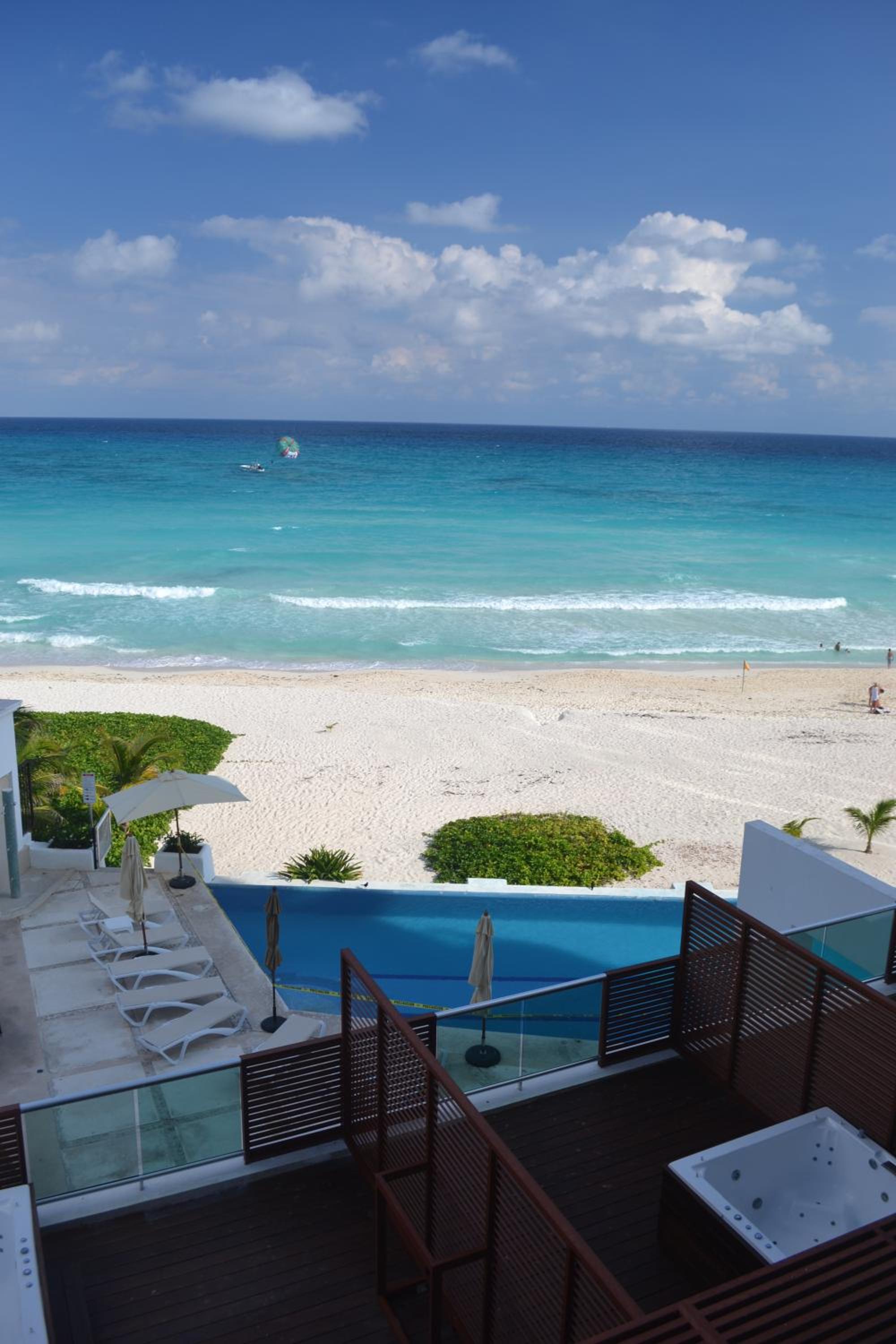 GIRASOL CONDO CANCUN BEAcH