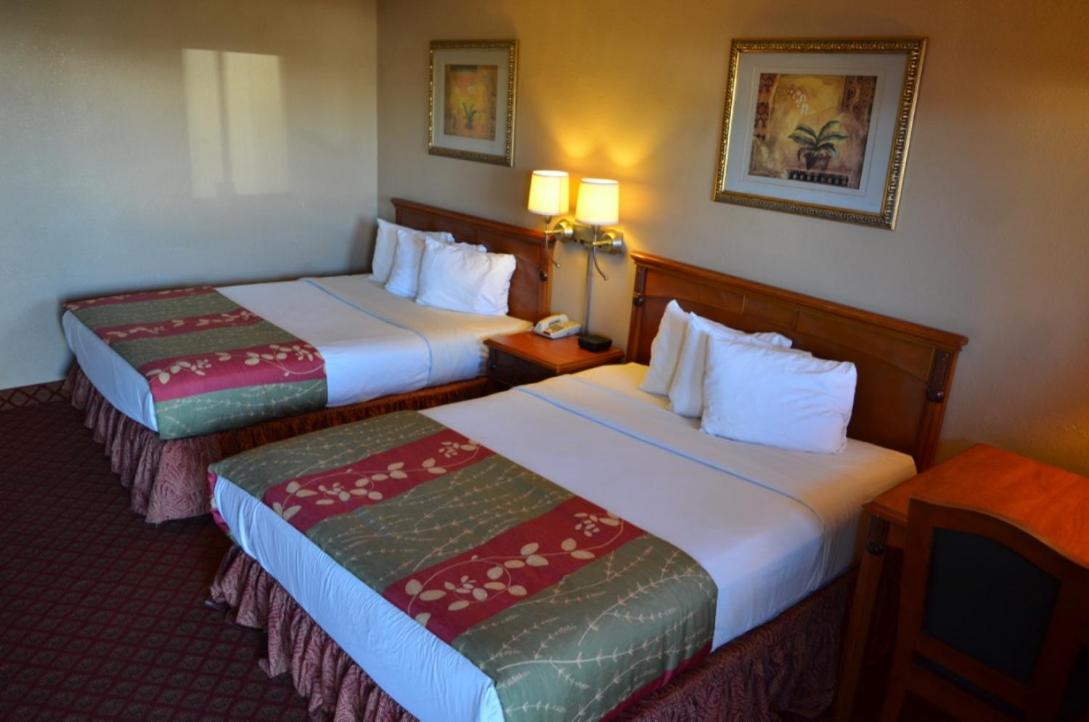Stephenville Vacations - Americas Best Value Inn Crosstimbers - Property Image 4