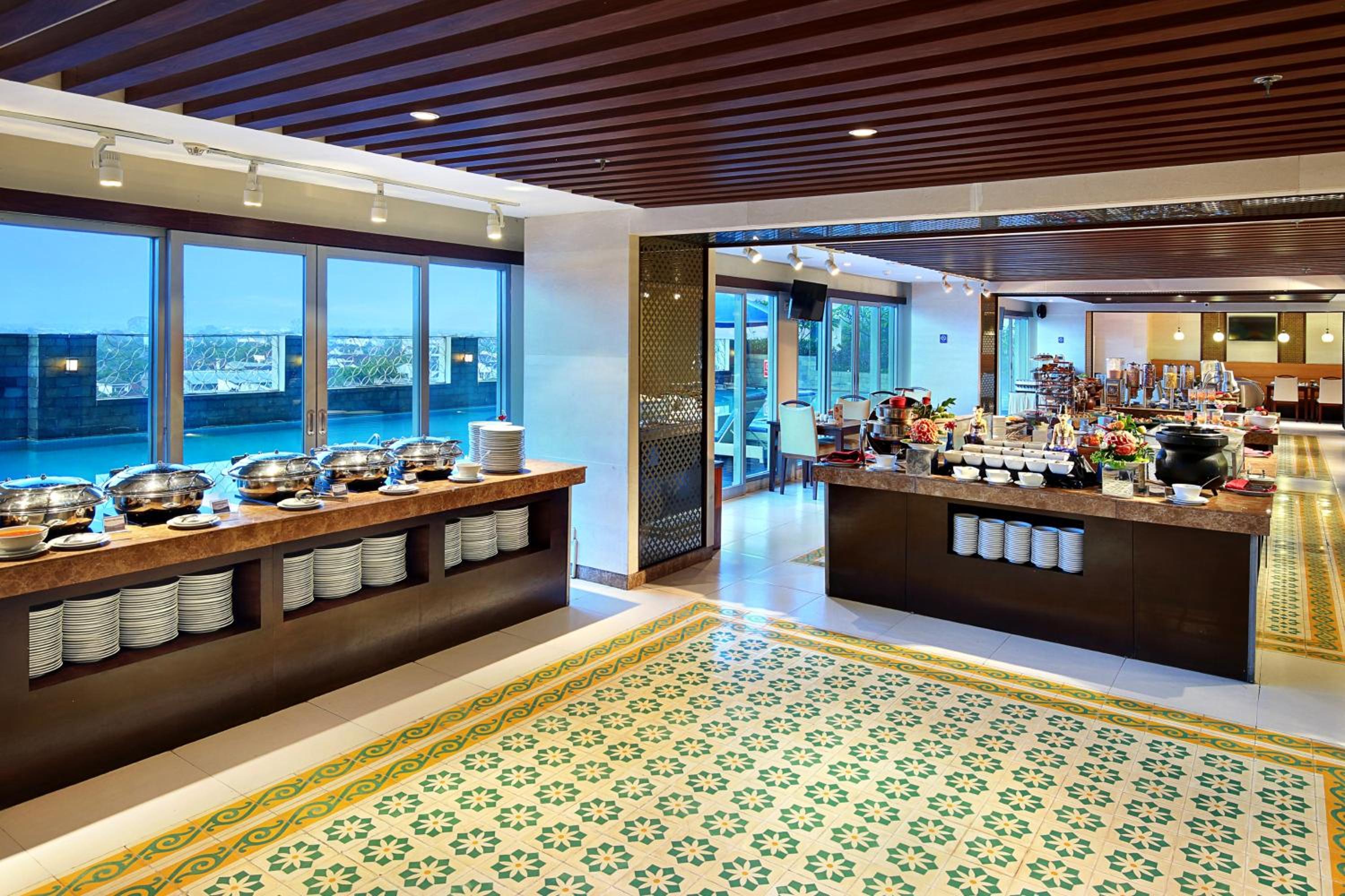 Solo Vacations - Aston Solo Hotel - Property Image 6