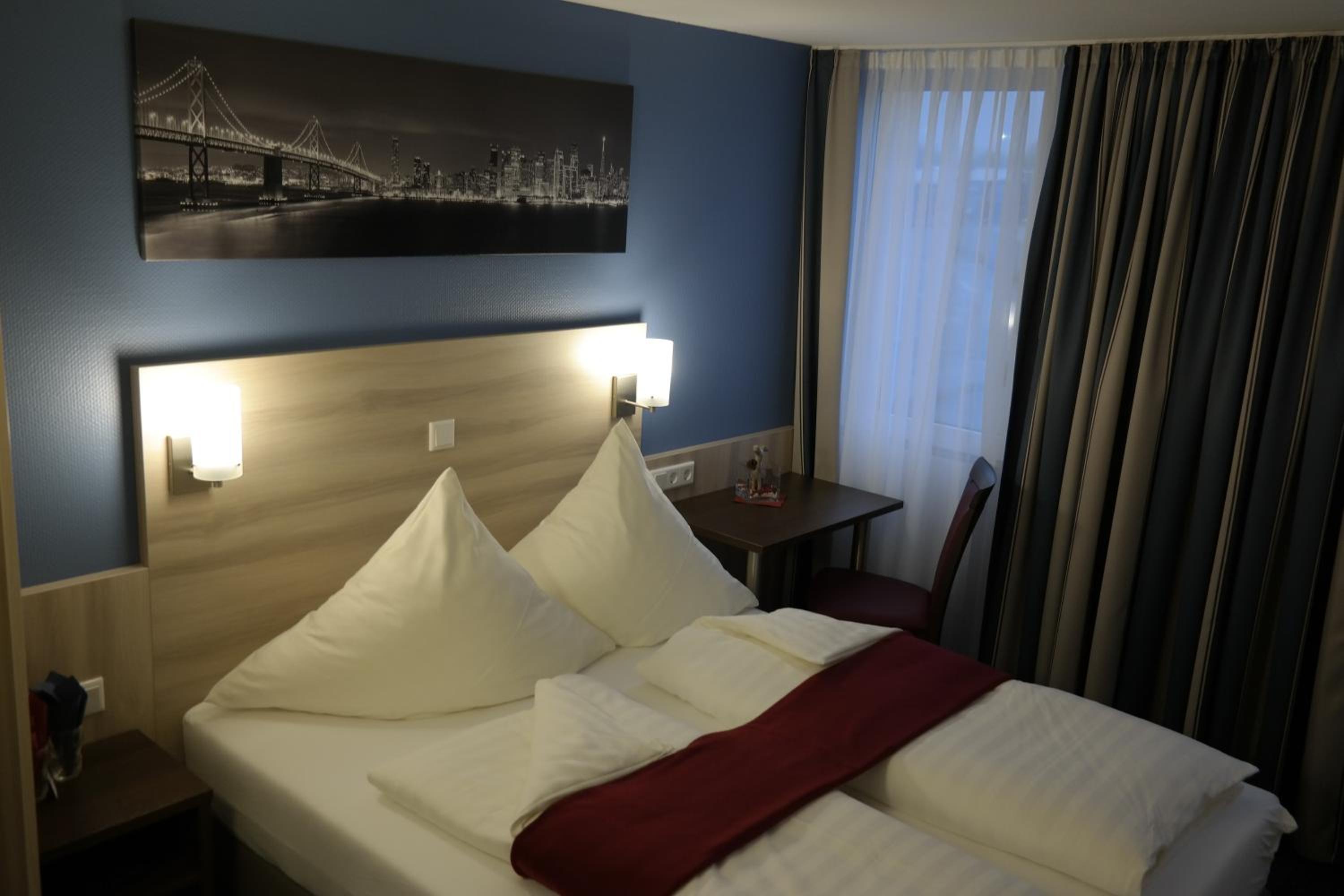 Motel 44