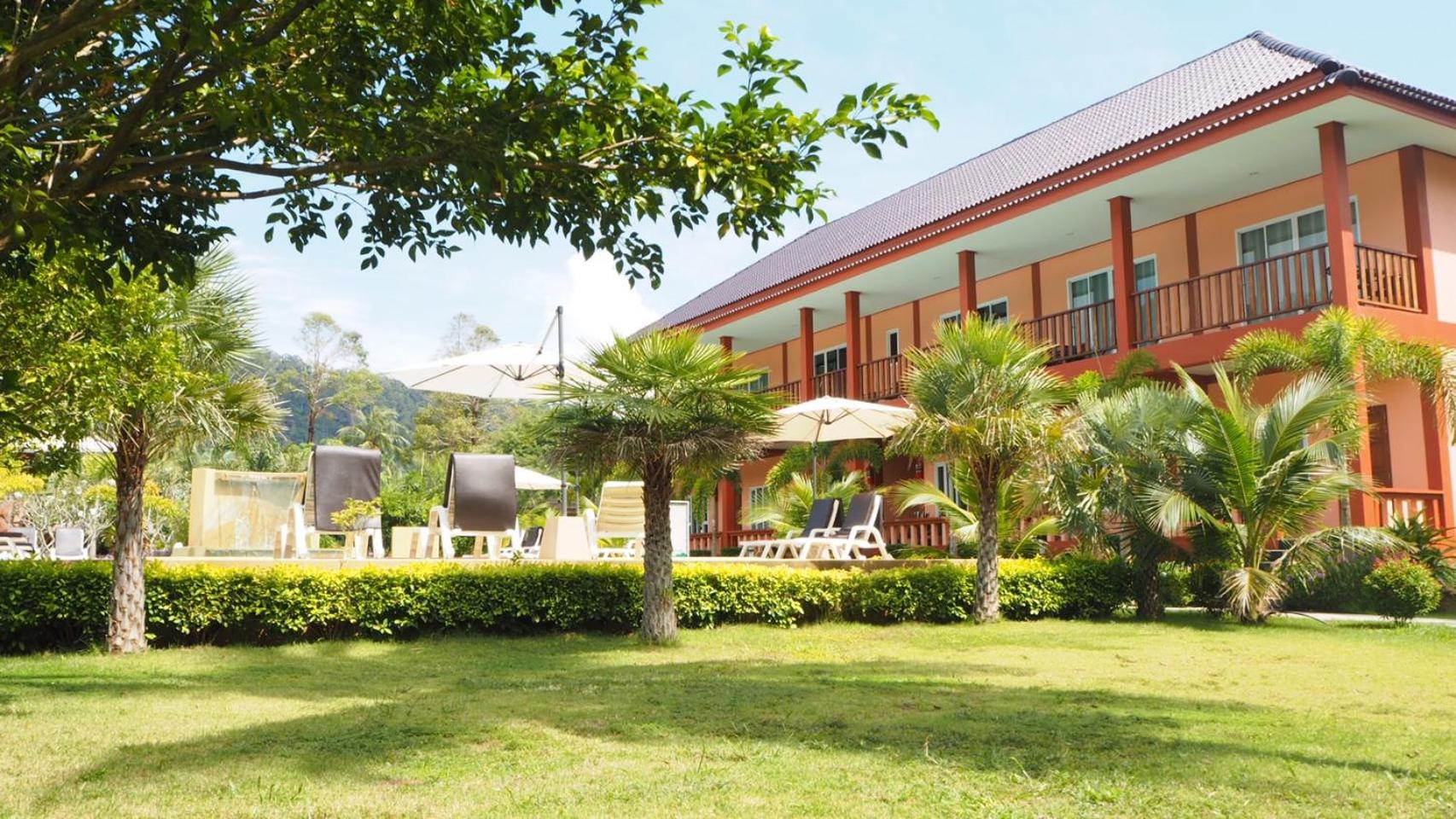 Hotel Peaceful Resort , Long Beach - Koh Lanta - Image 1