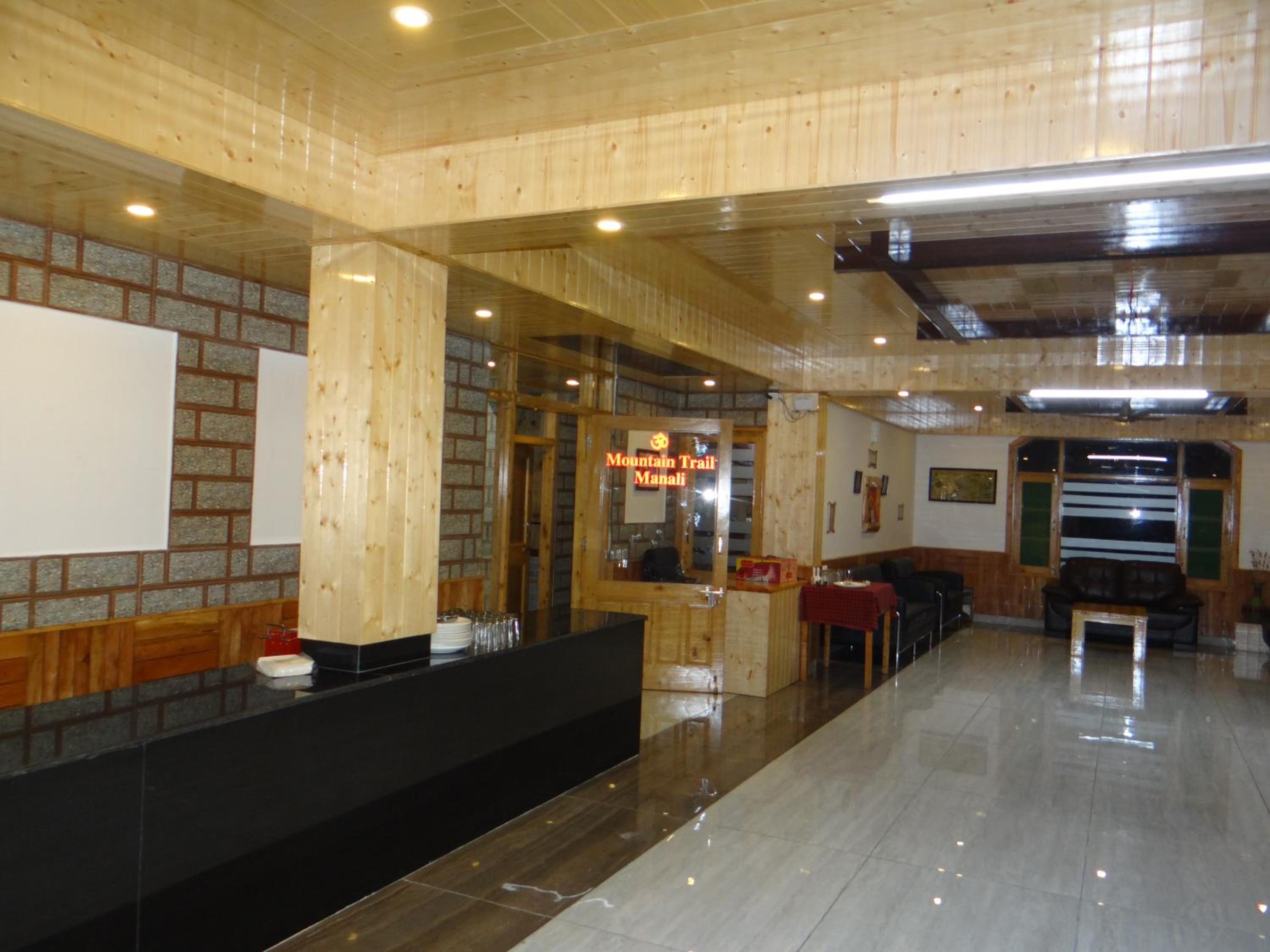 Hotel Mountain Trail Manali