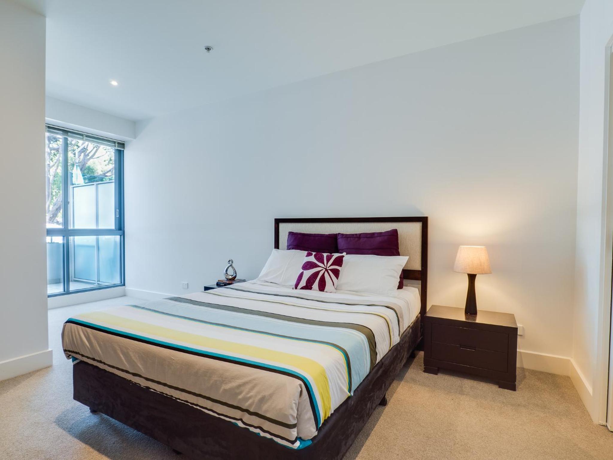 Waterfront (Yarra St) by Gold Star Stays