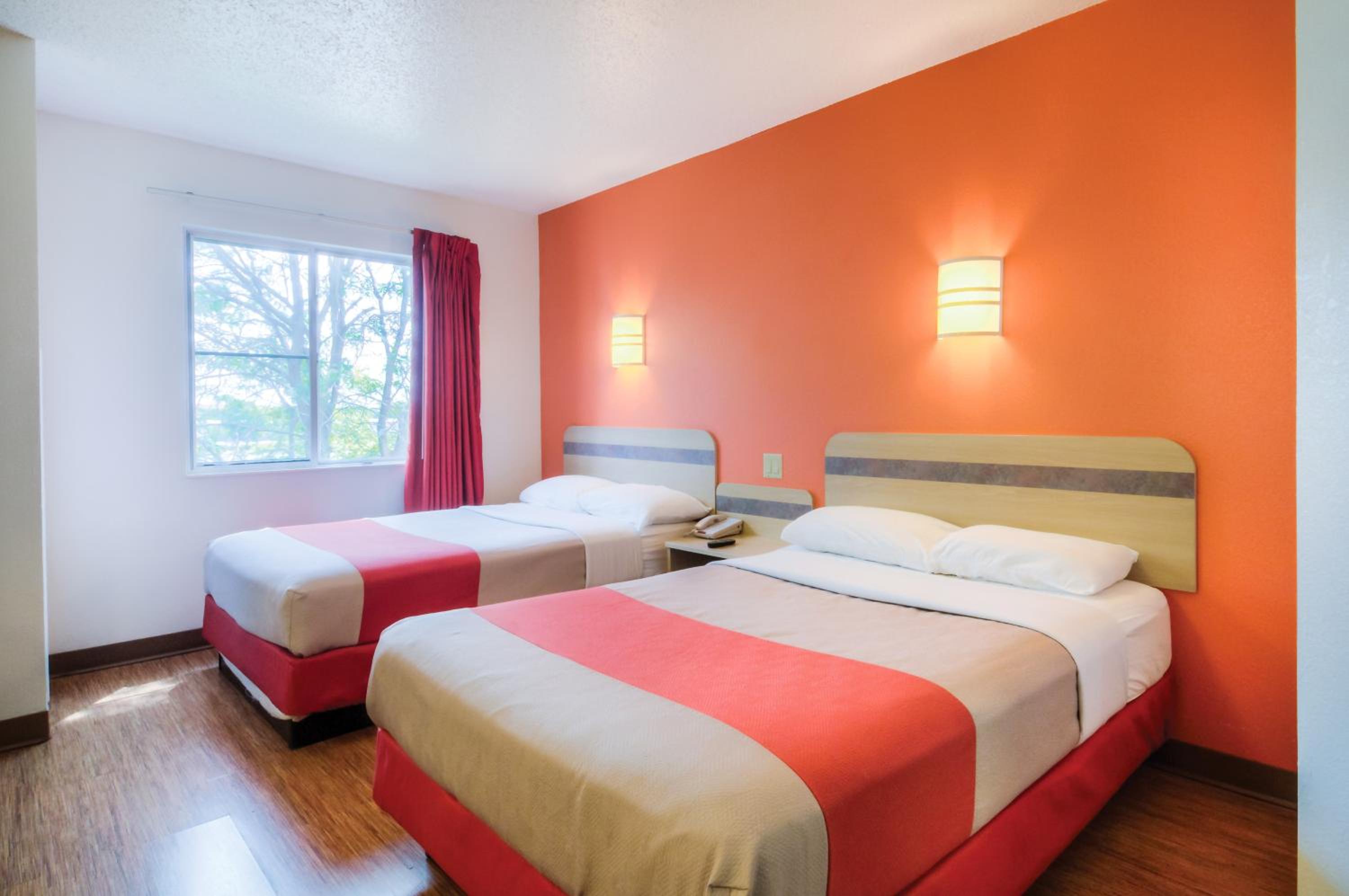 Motel 6-Lakeville, MN - South - Lakeville