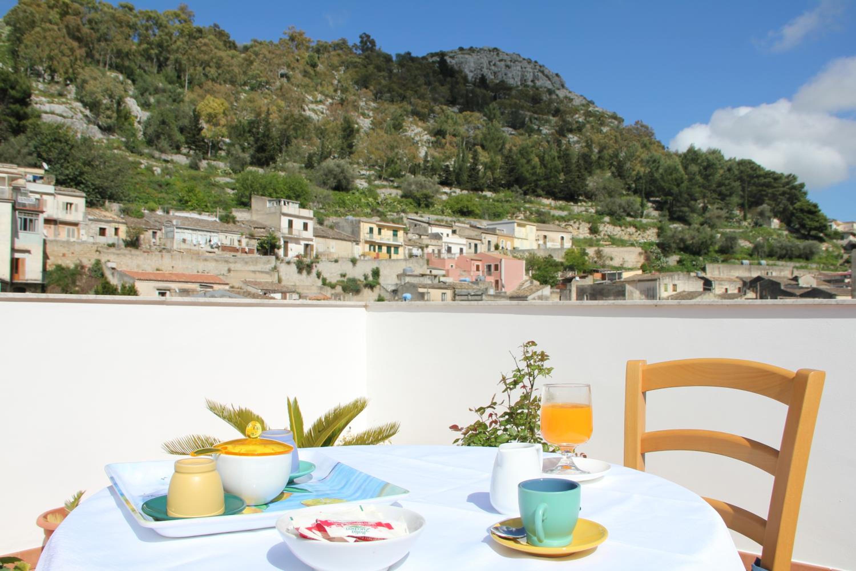 B&B Luna Blu view 3
