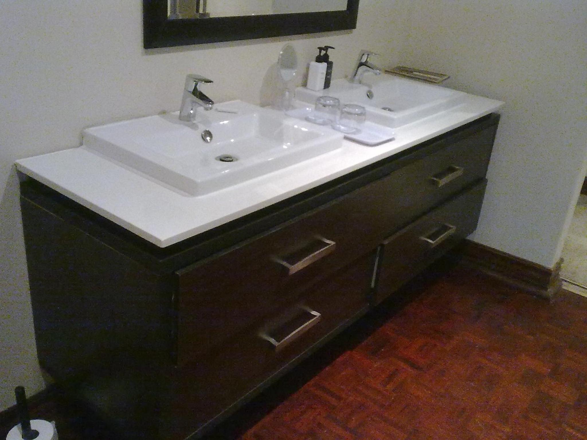 Rosebank Lodge Guesthouse by Claires