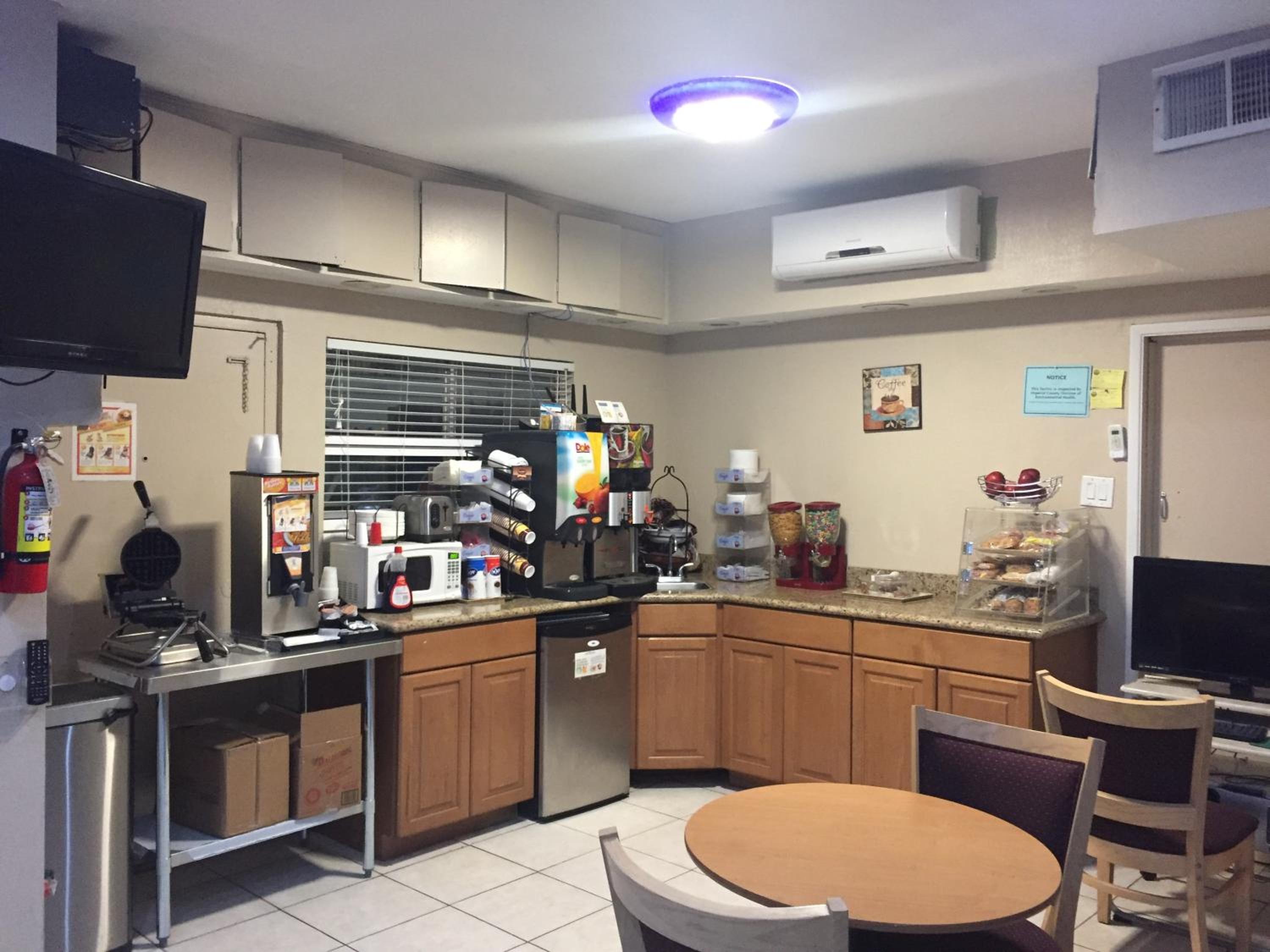 Townhouse Inn and Suites