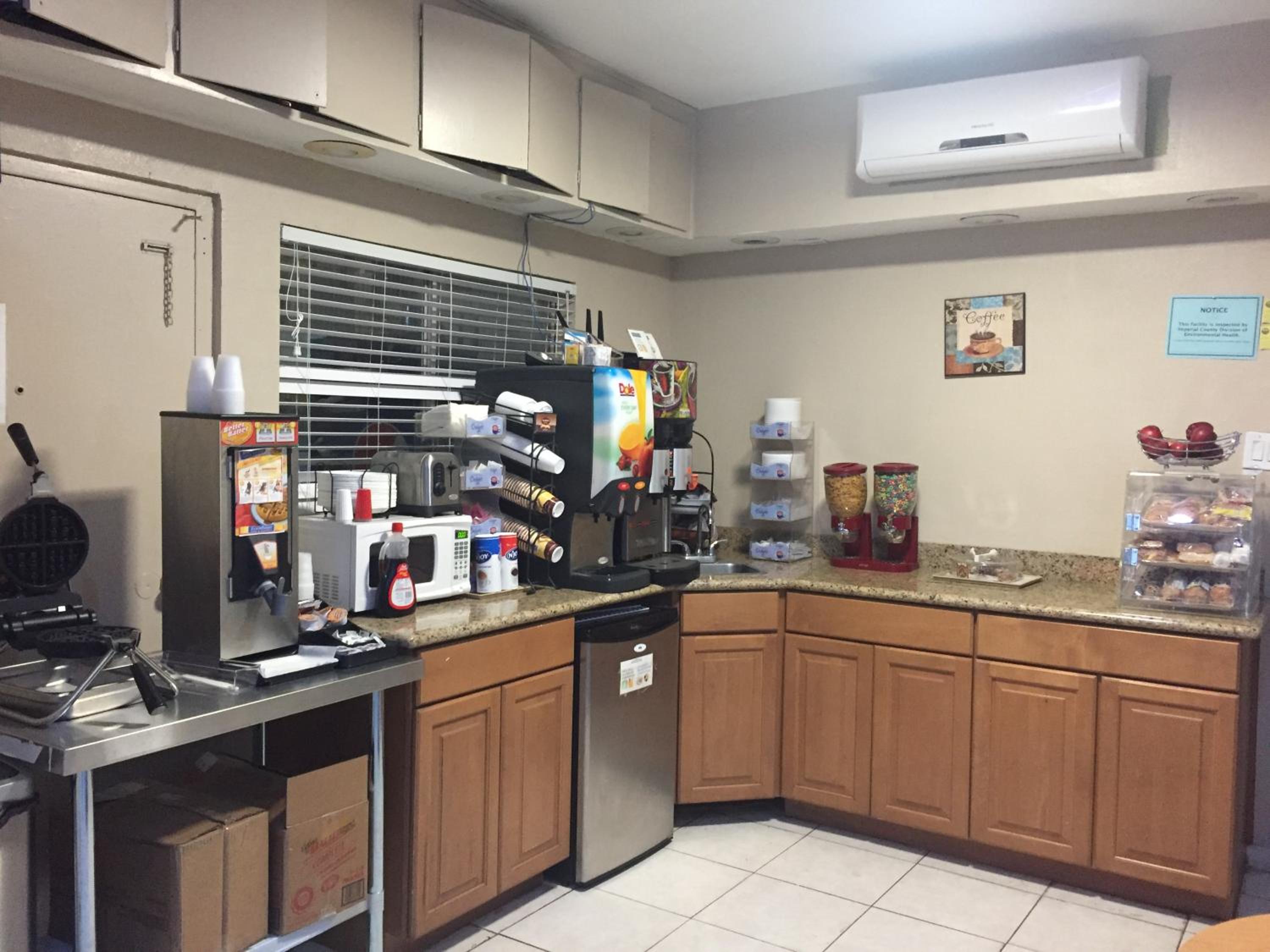 Townhouse Inn and Suites