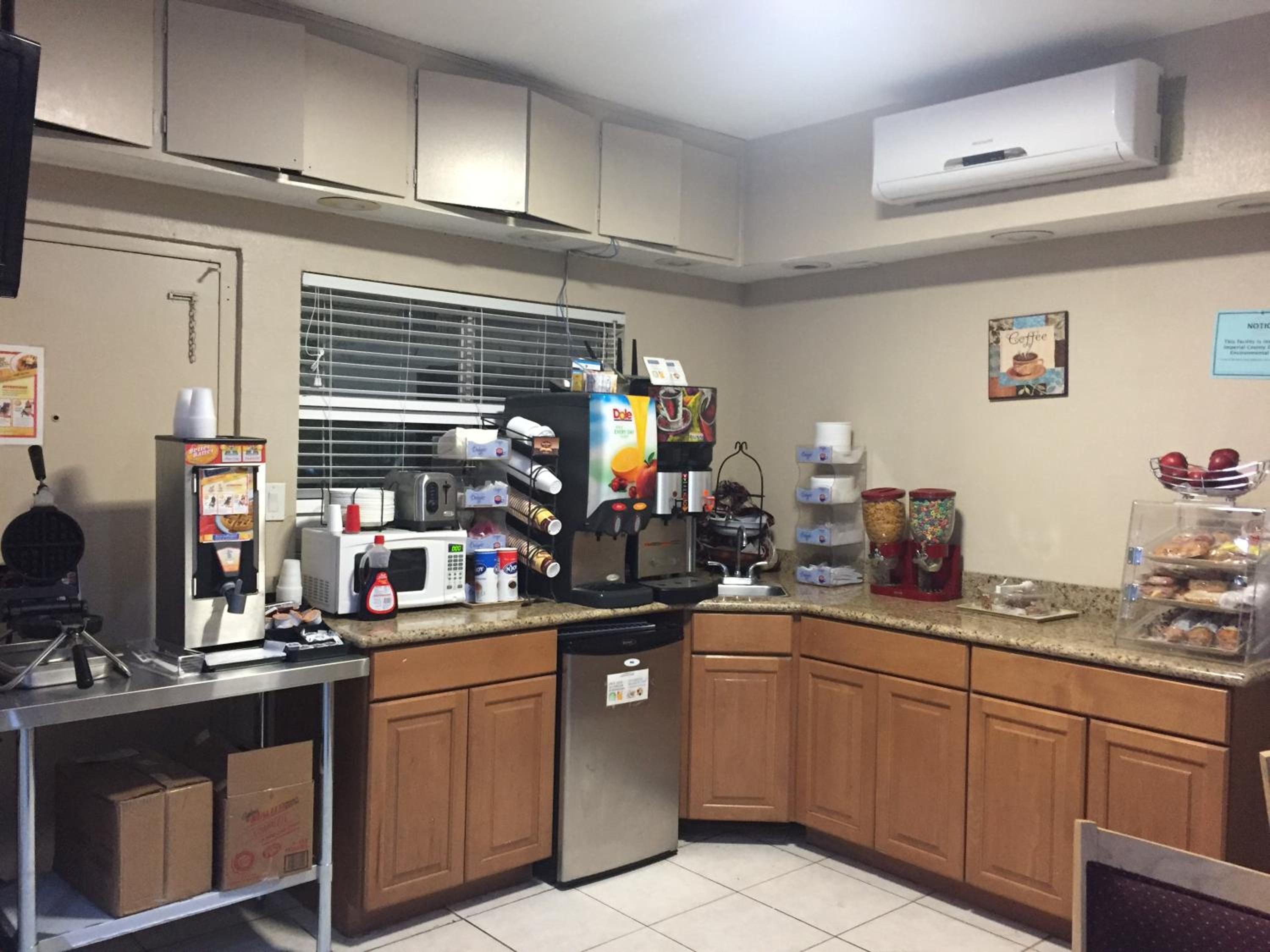 Townhouse Inn and Suites