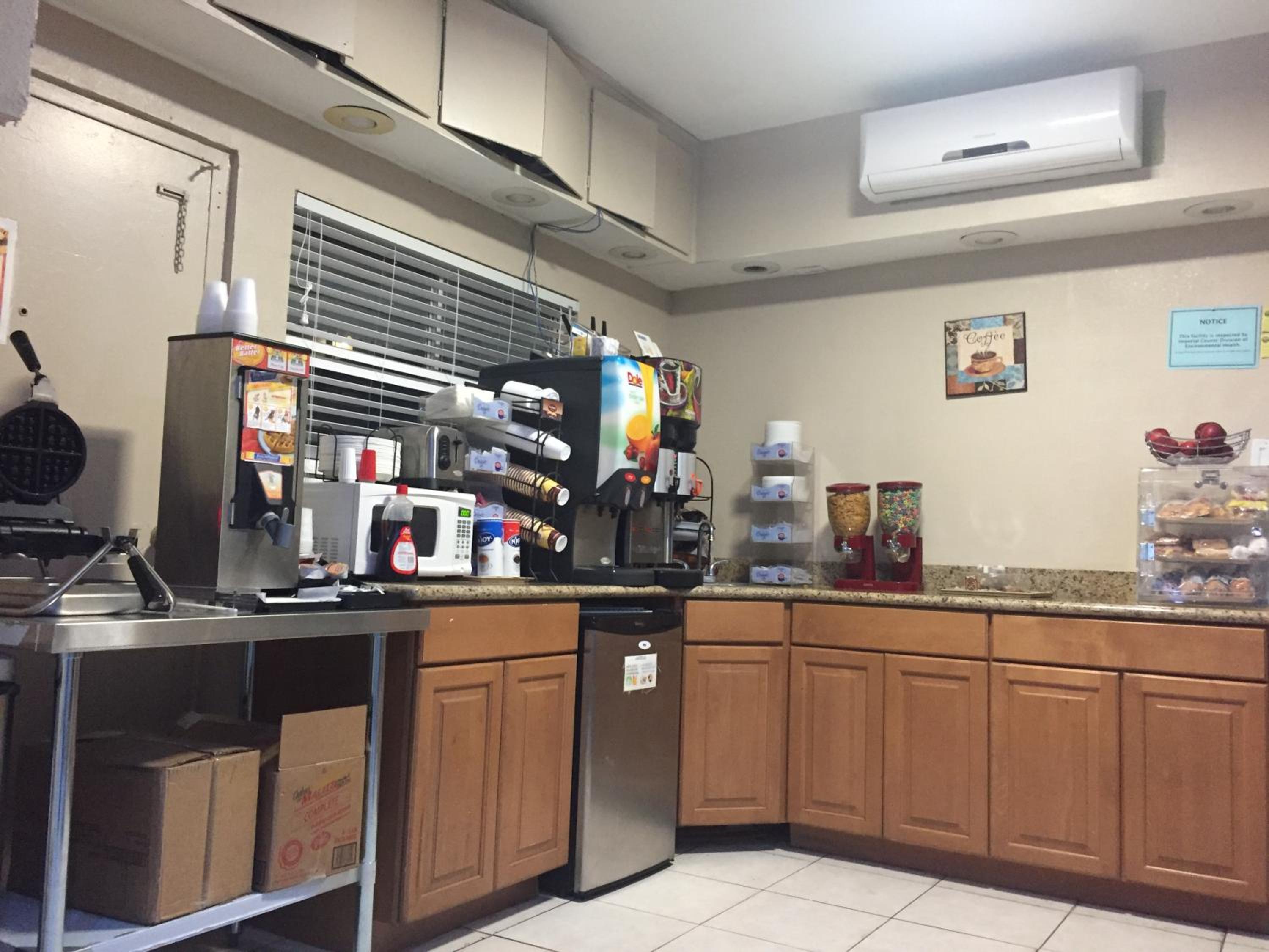 Townhouse Inn and Suites