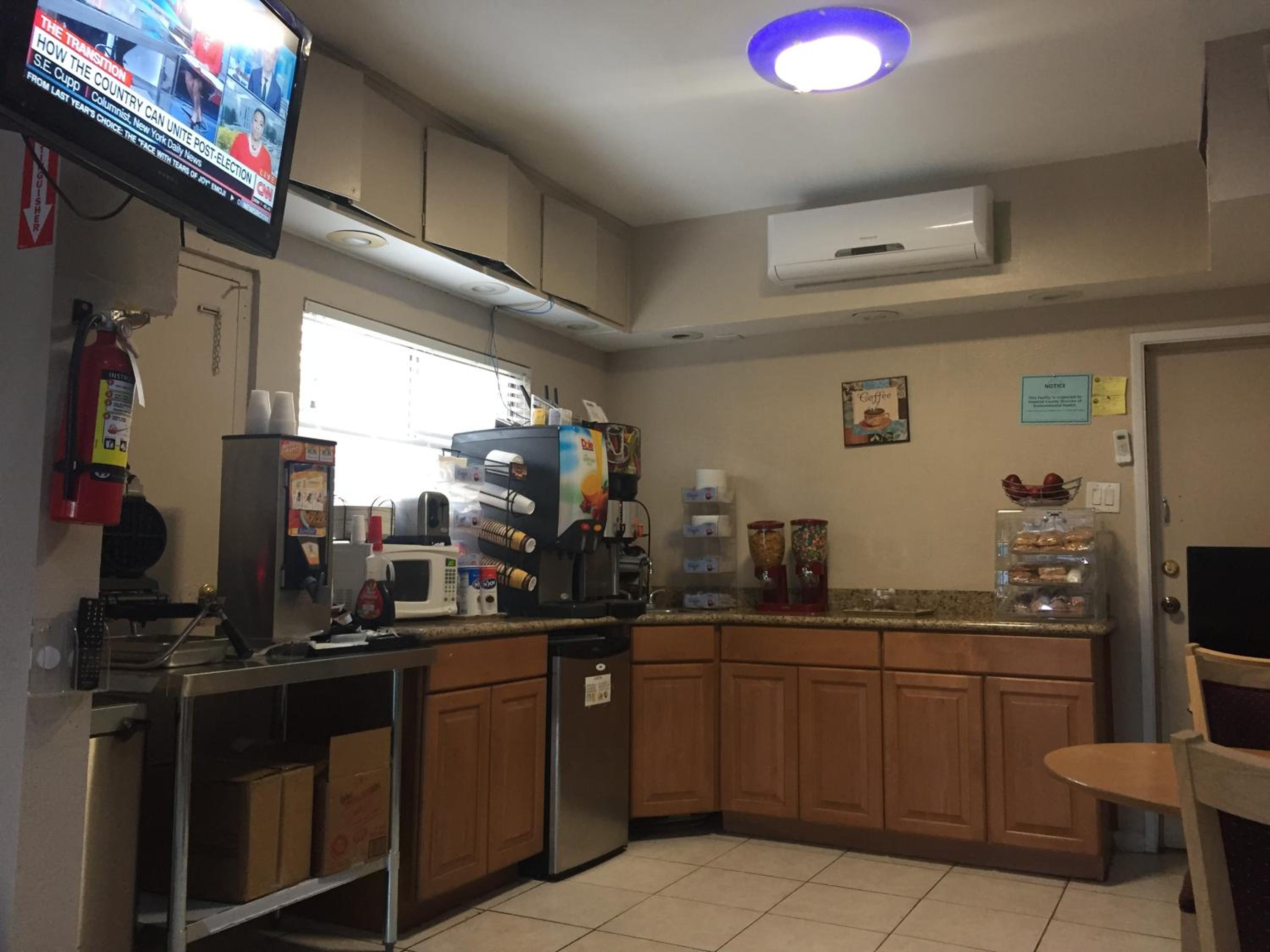 Townhouse Inn and Suites