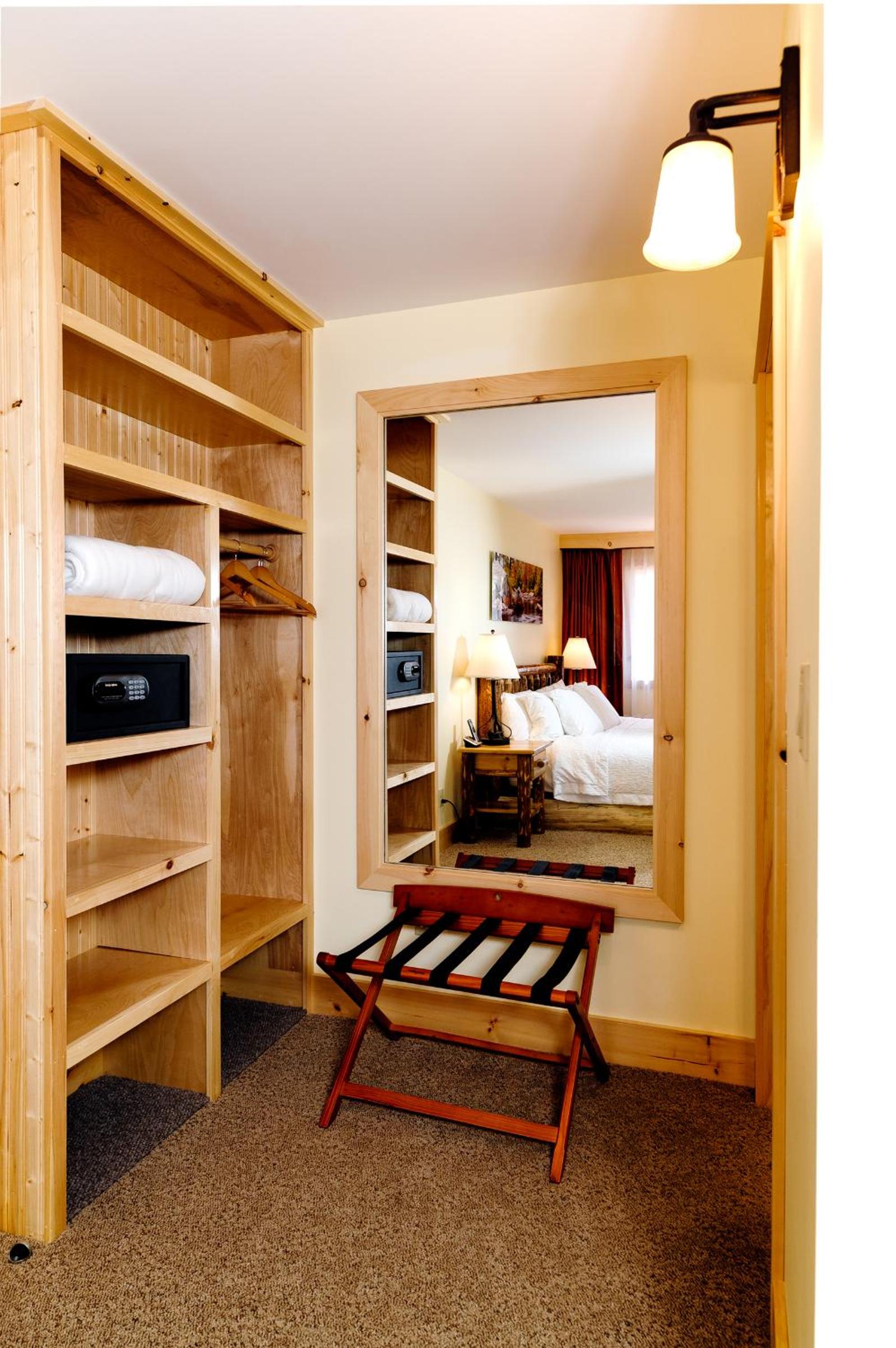 Adirondack Spruce Lodge