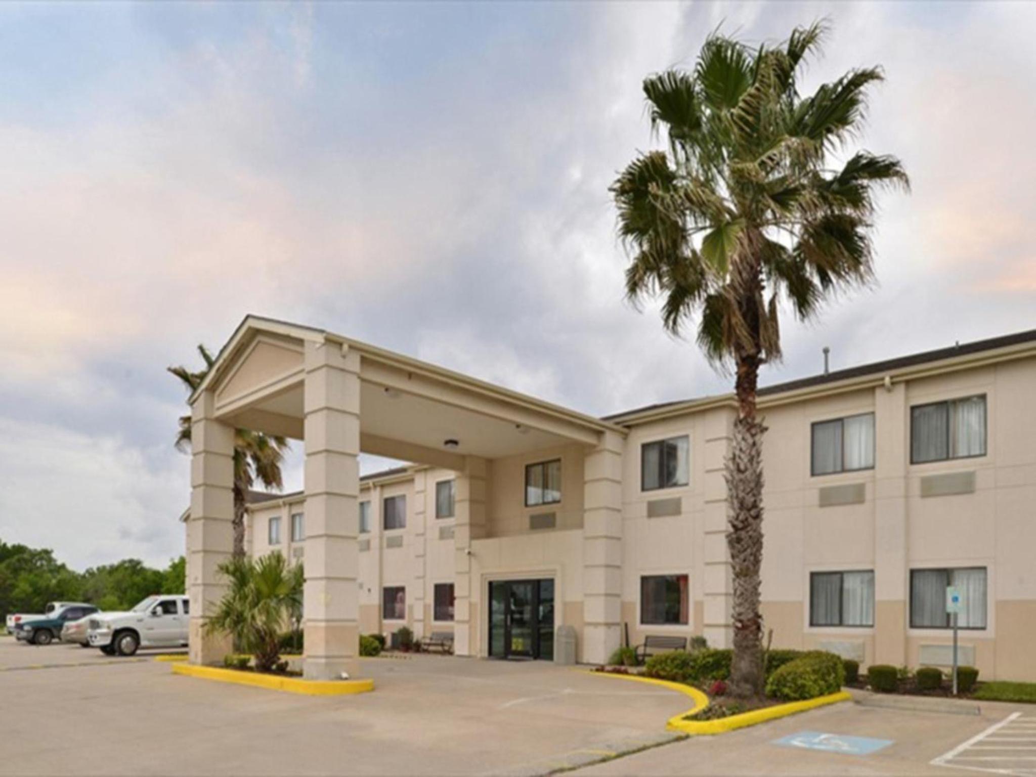 Americas Best Value Inn Somerville Texas - Property Image 3