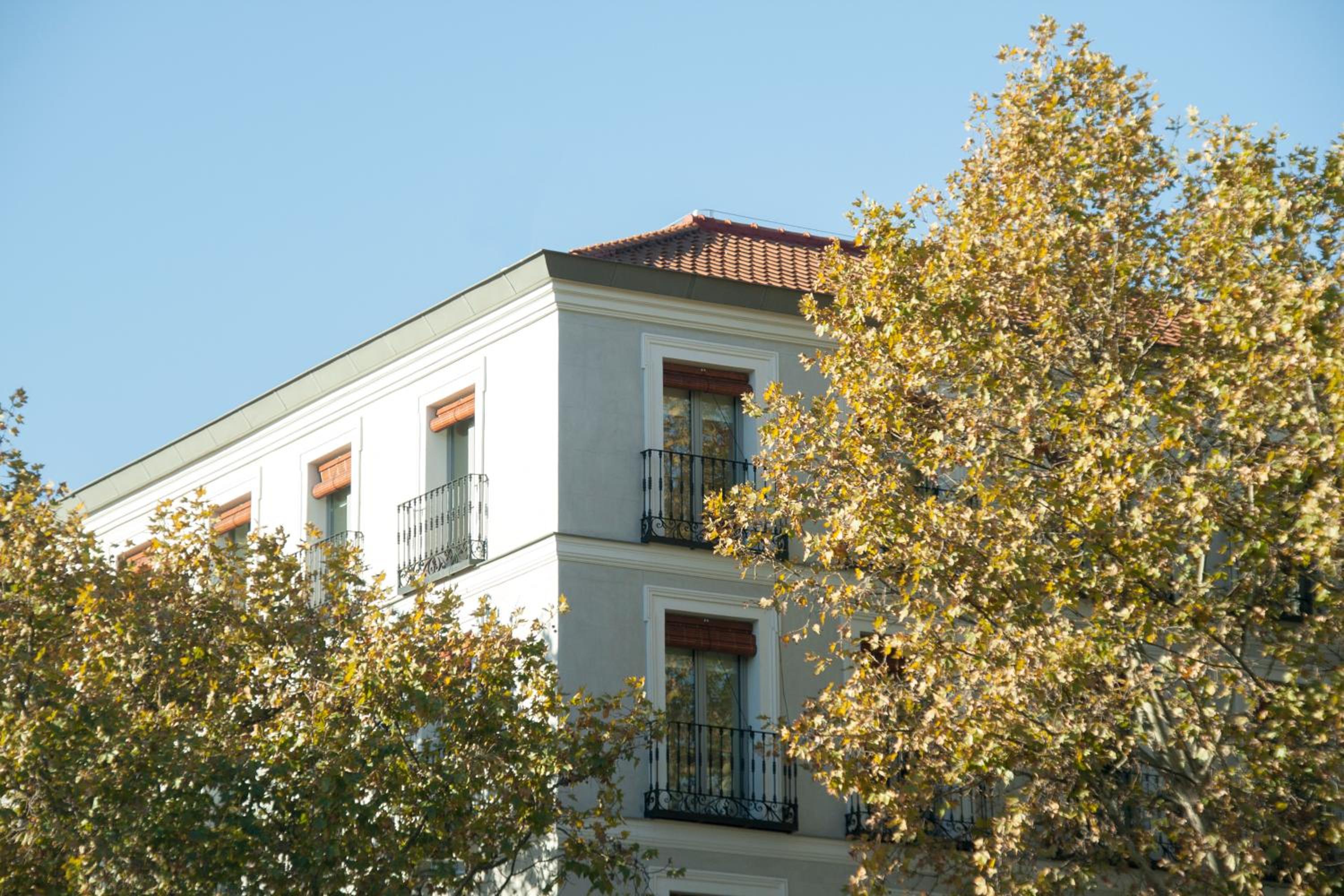60 Balconies Art