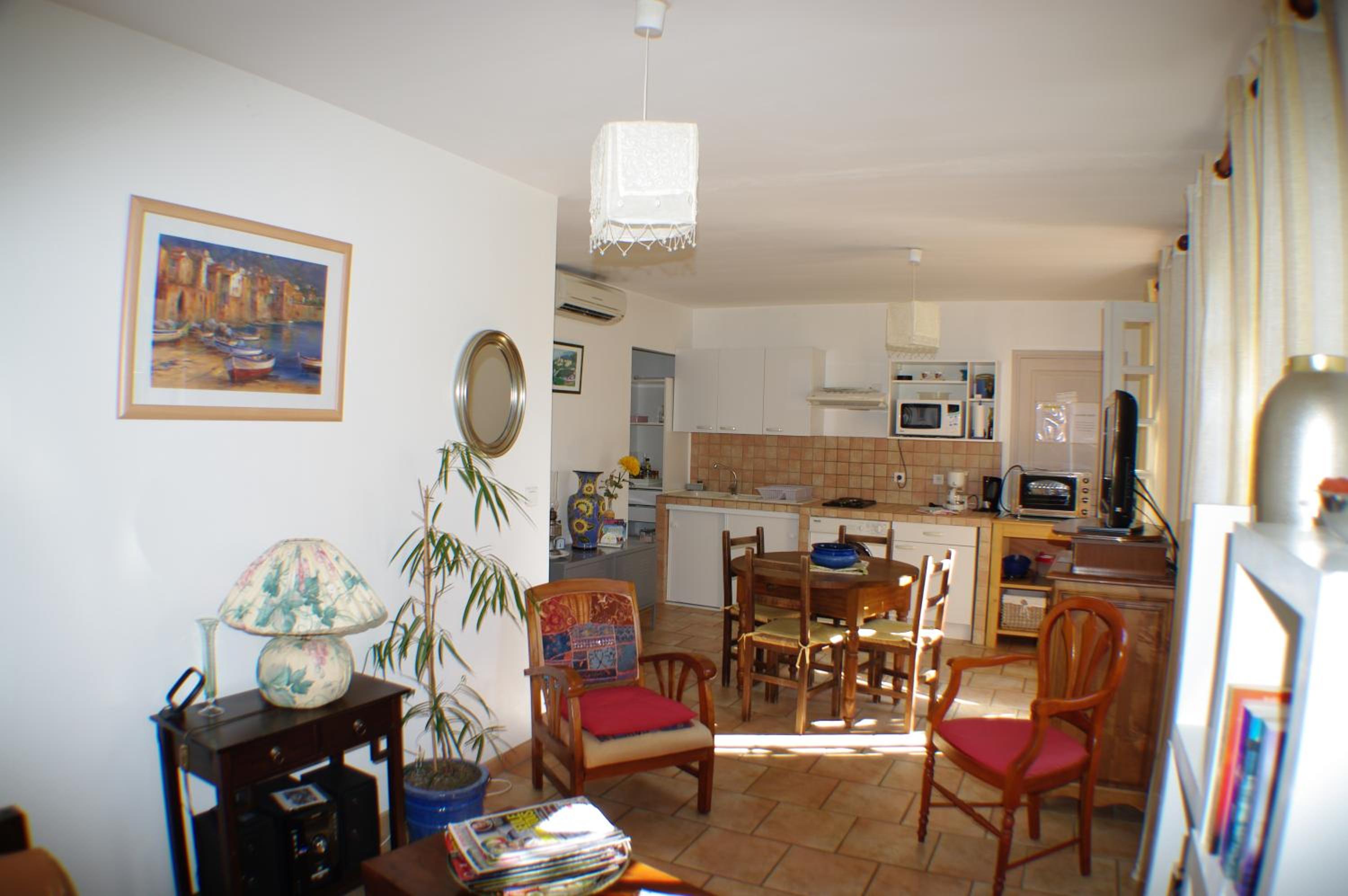 Photo 1