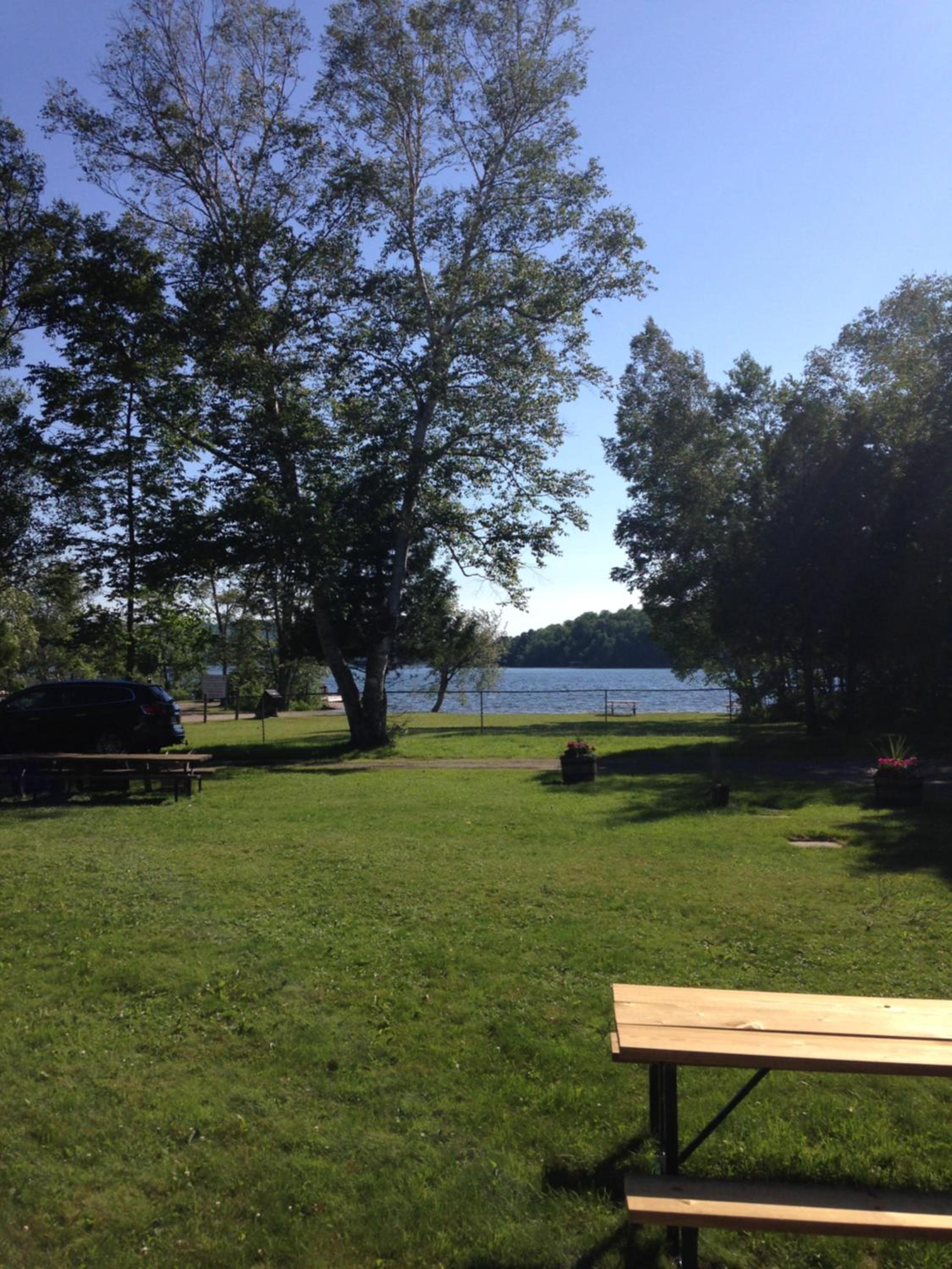 Colonial Bay Motel and Cottages