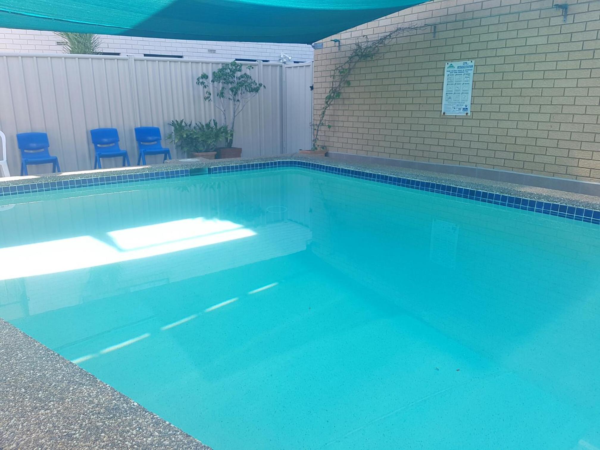 Lake Front Motel