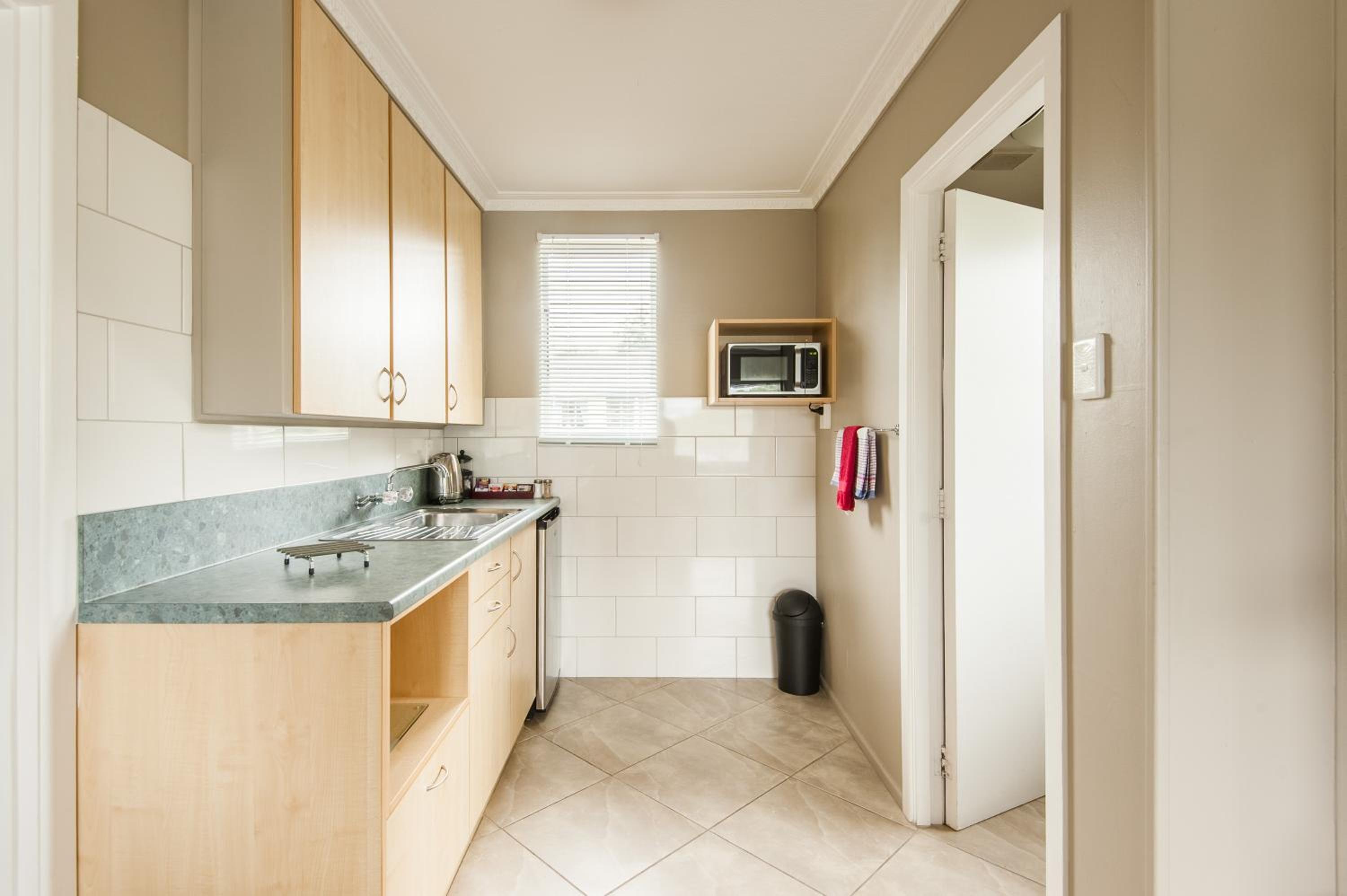 Manuka Crescent Motel