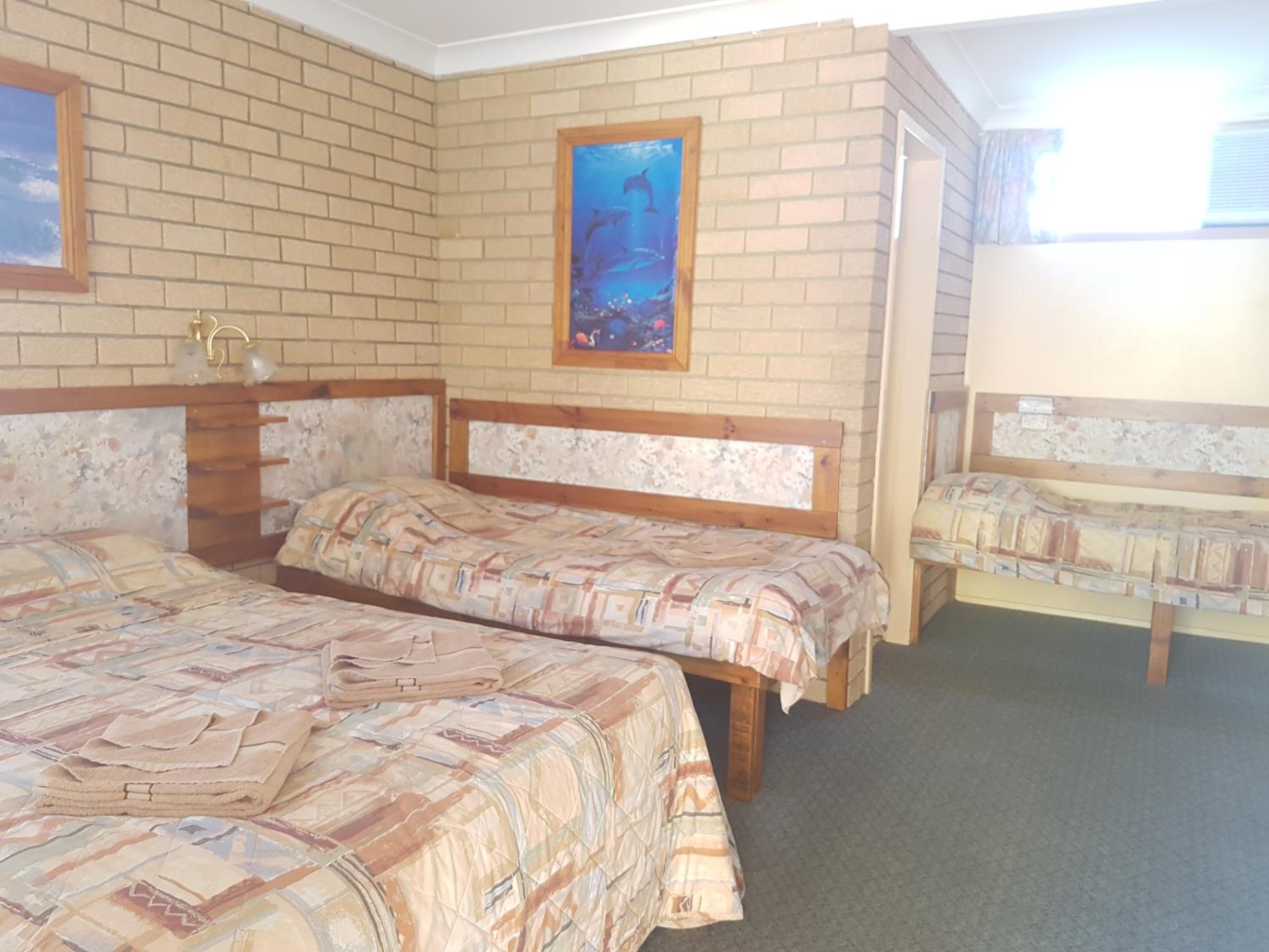 Lake Front Motel