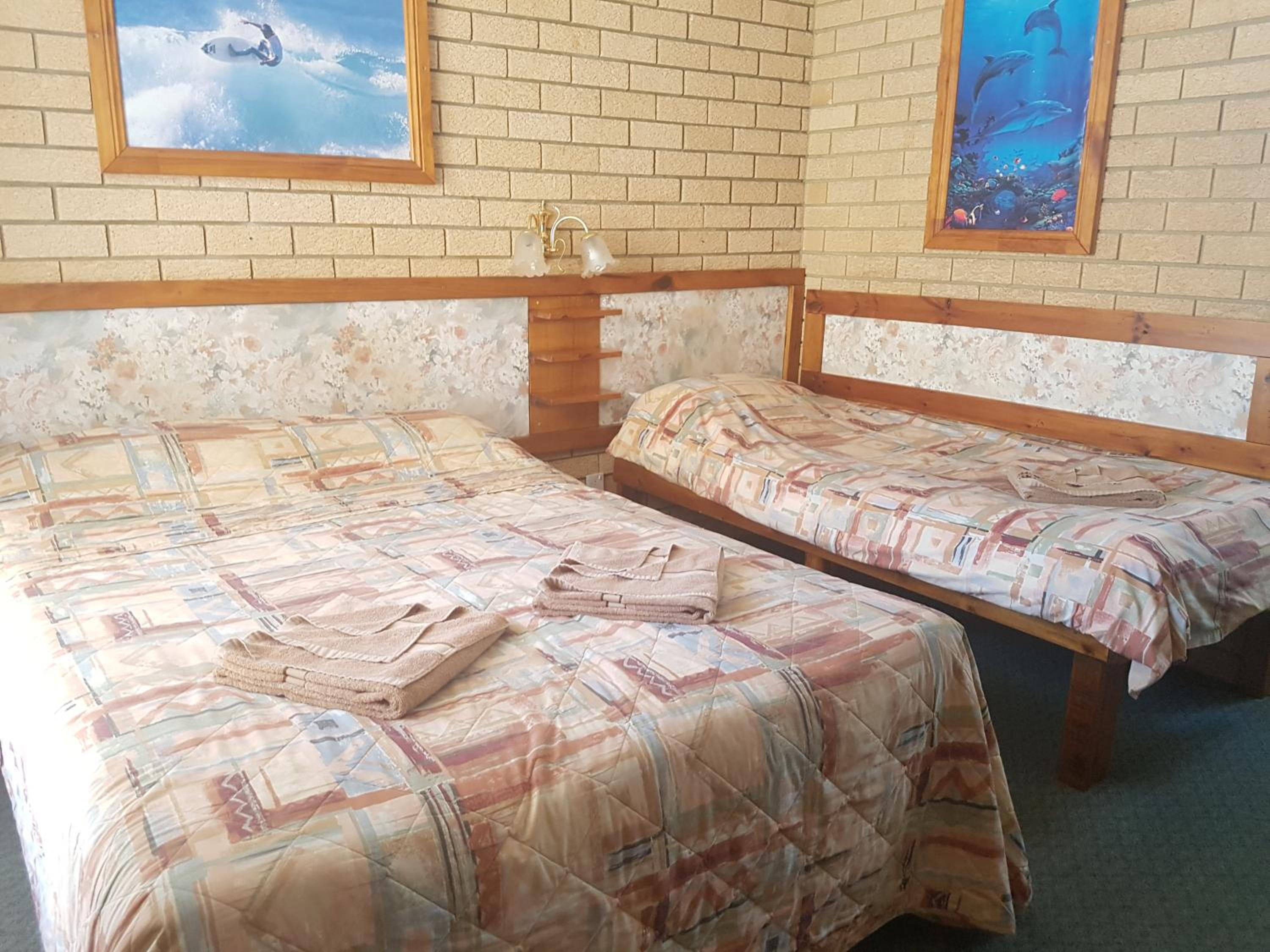 Lake Front Motel