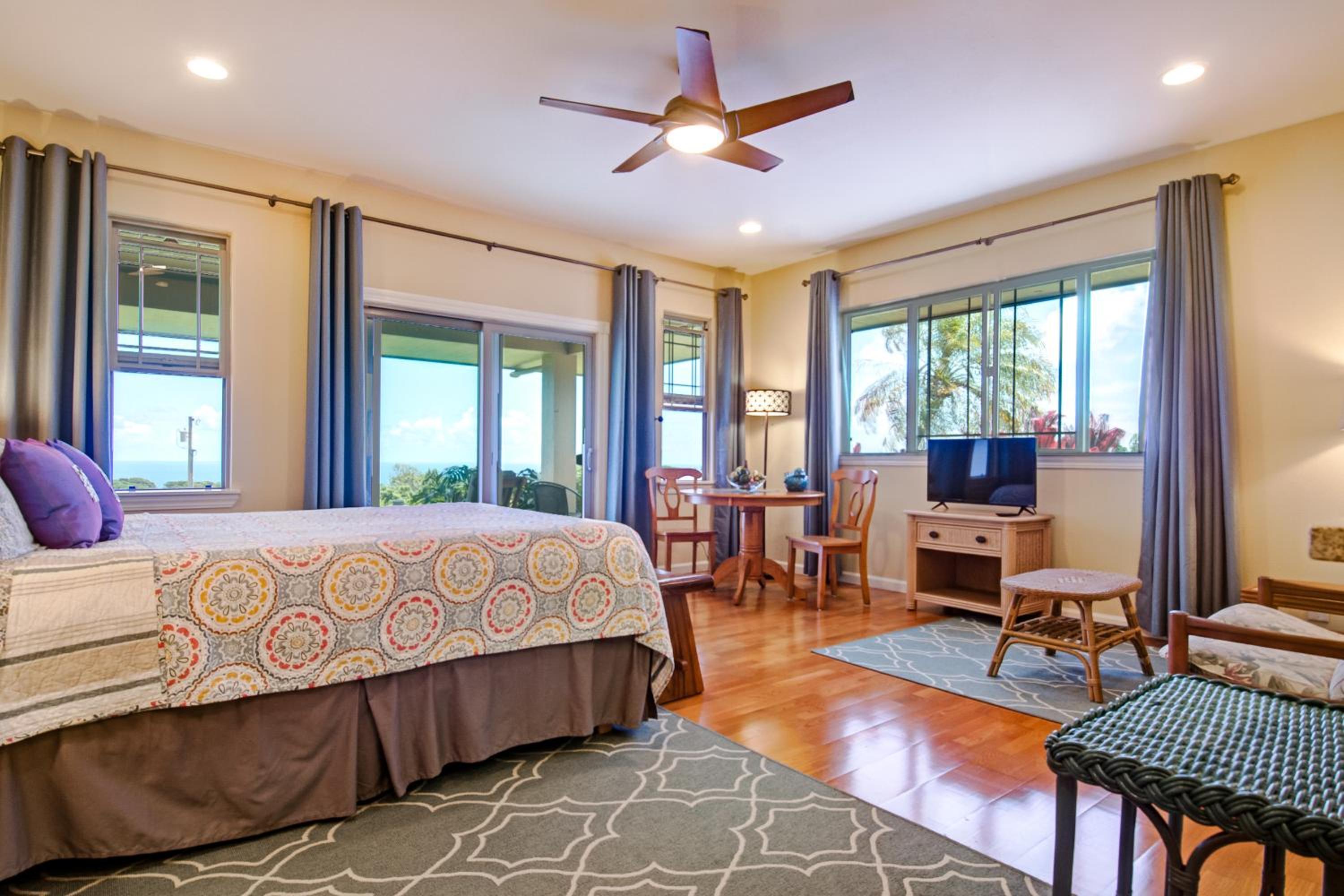 Mahana House Country Inn