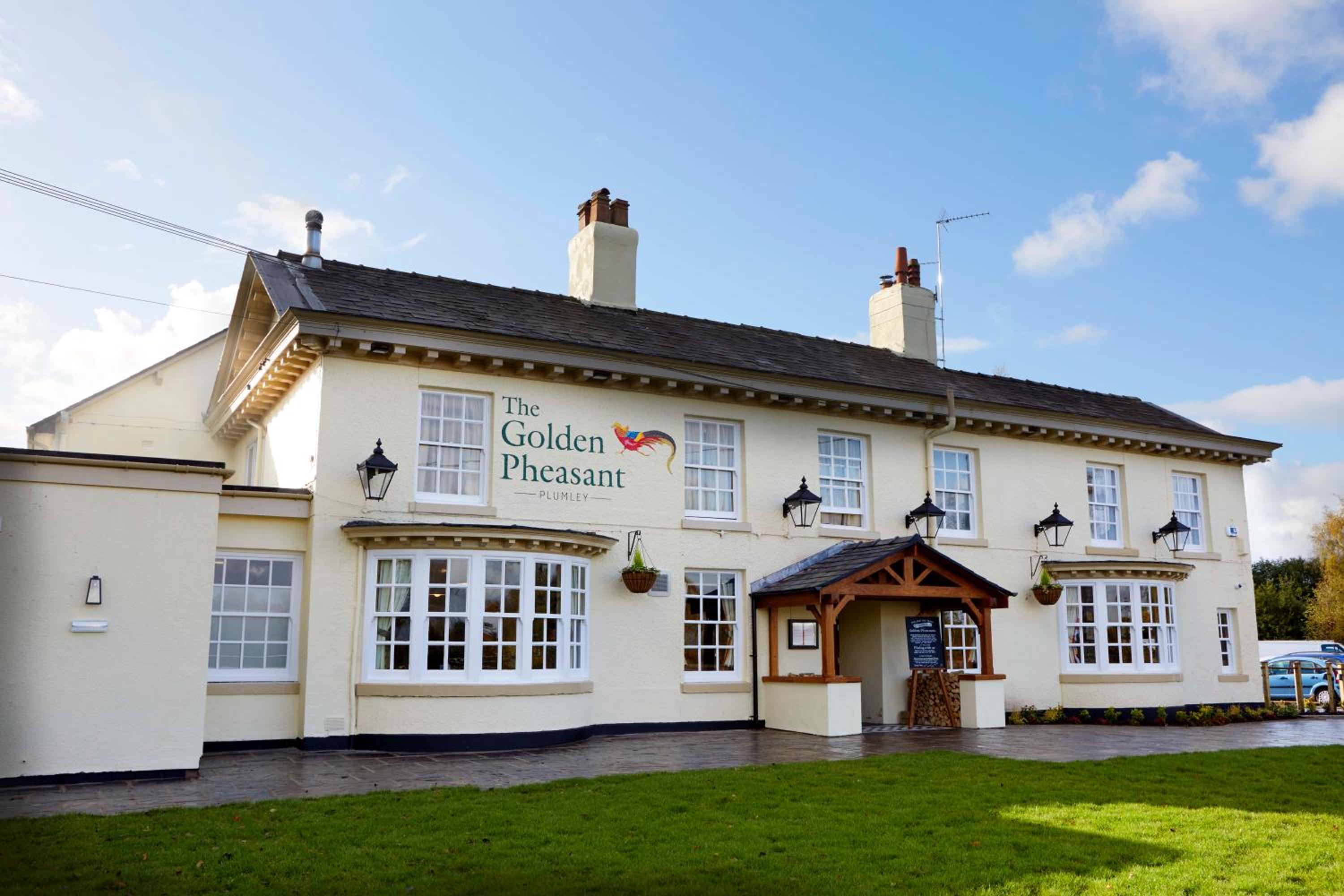 Knutsford Vacations - The Golden Pheasant - Property Image 1