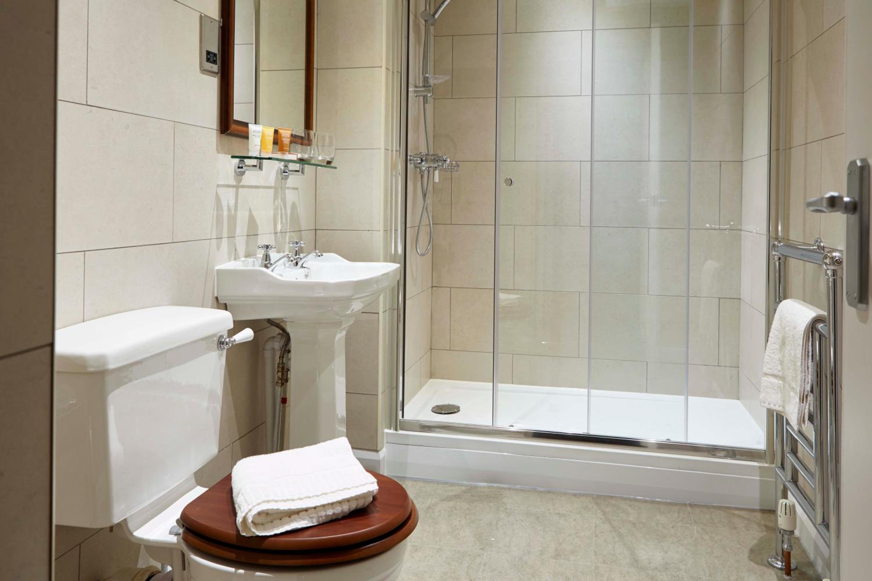 Knutsford Vacations - The Golden Pheasant - Property Image 12