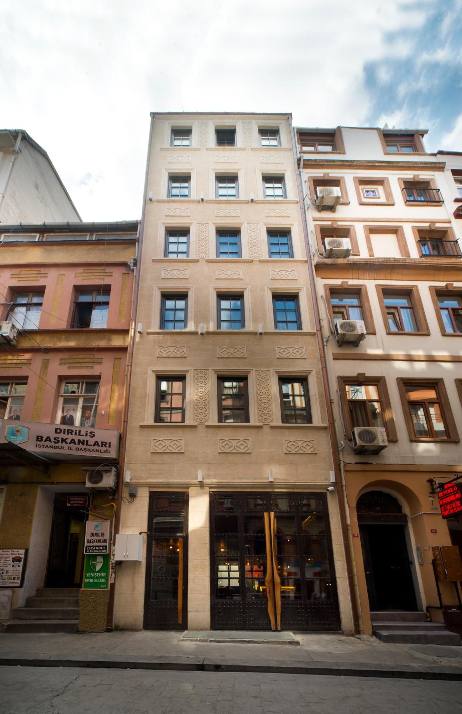 Taksim Caddesi - Image 11