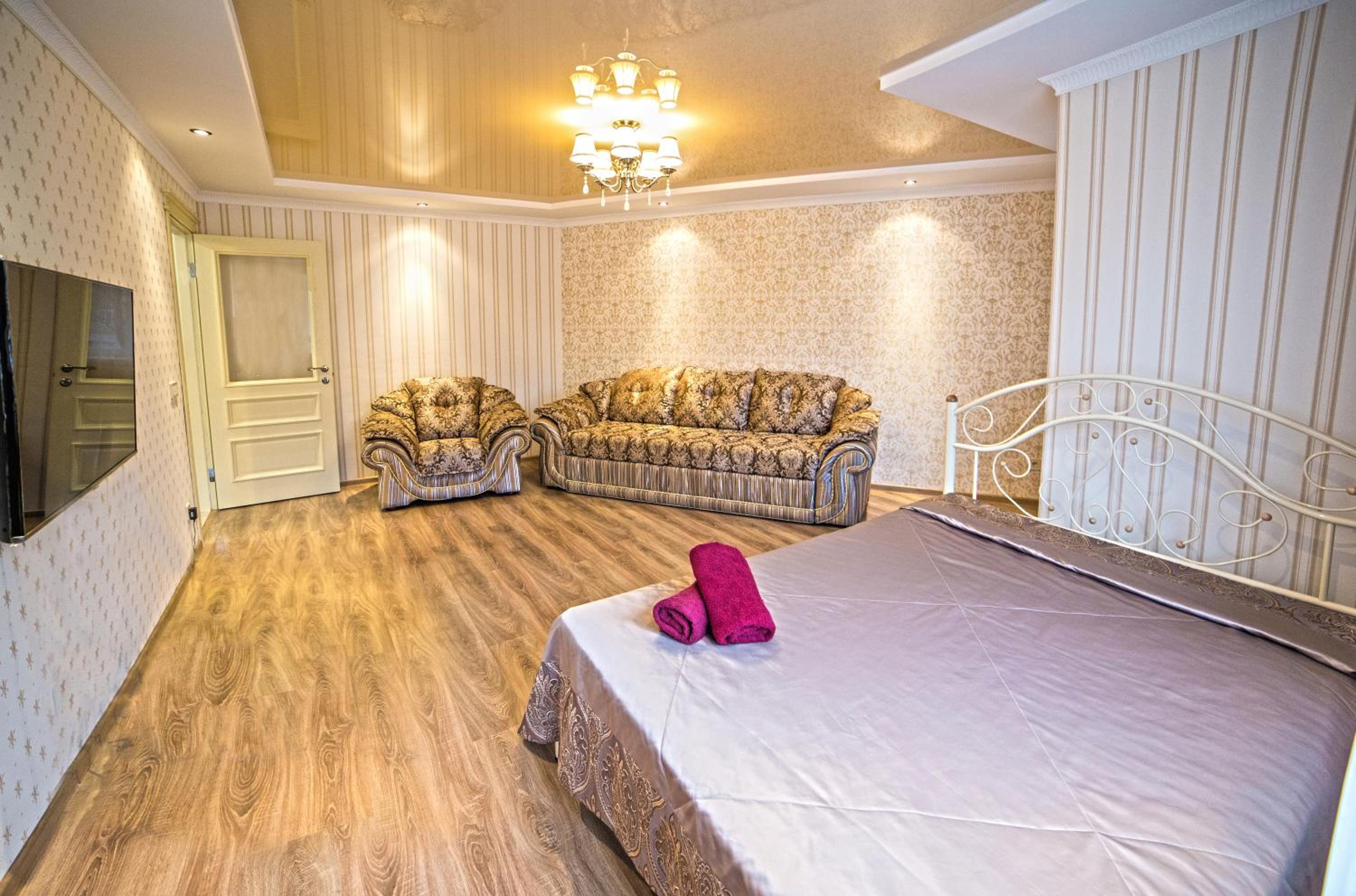 Apartments on Svobody Avenue- the center of Lviv view 4