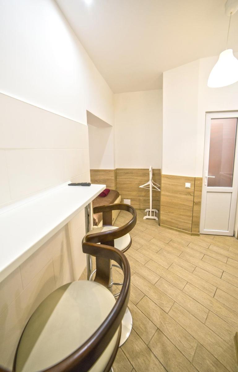 Mini Smart apartments on Viacheslava Chornovola Avenue 21-1