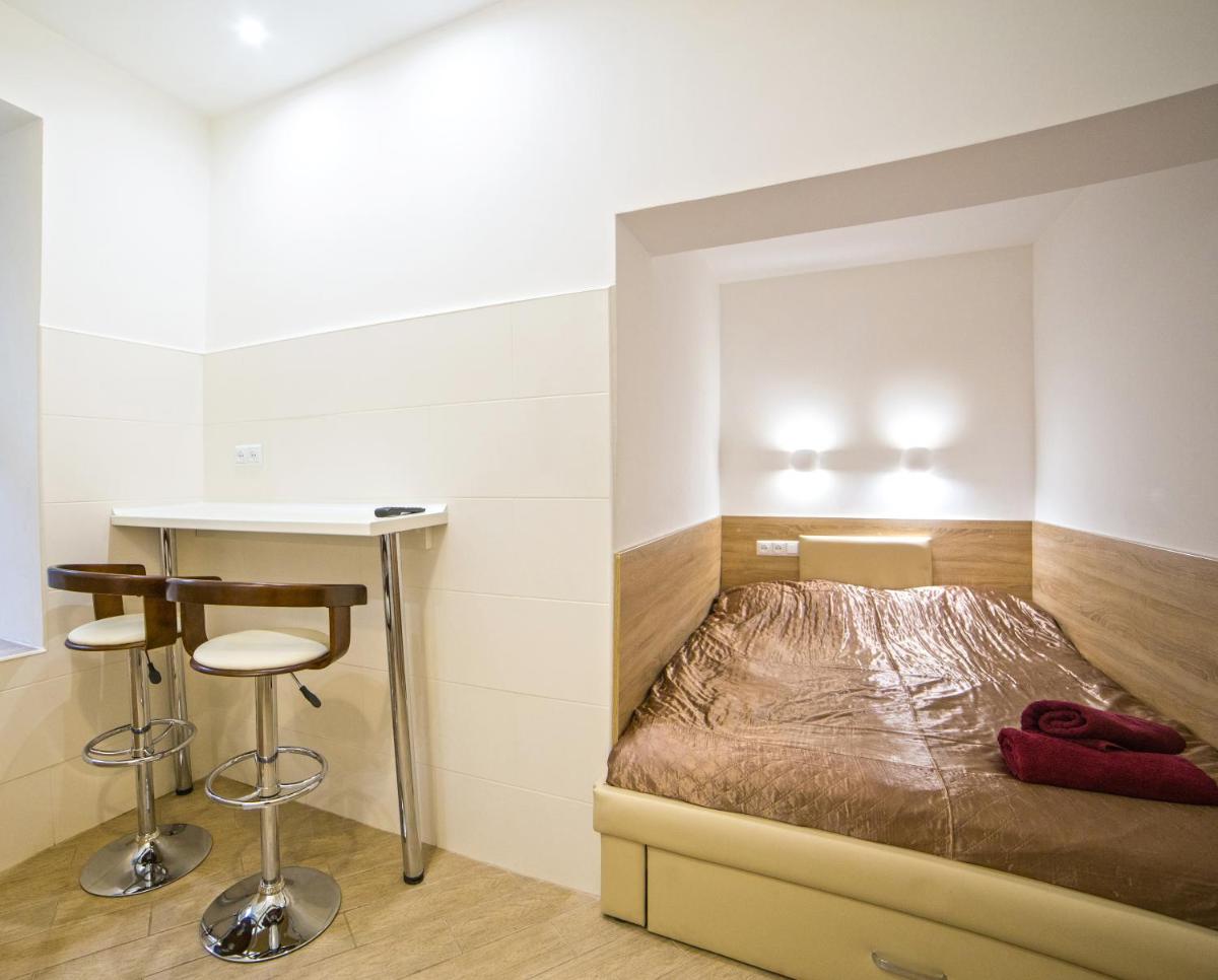 Mini Smart apartments on Viacheslava Chornovola Avenue 21-1