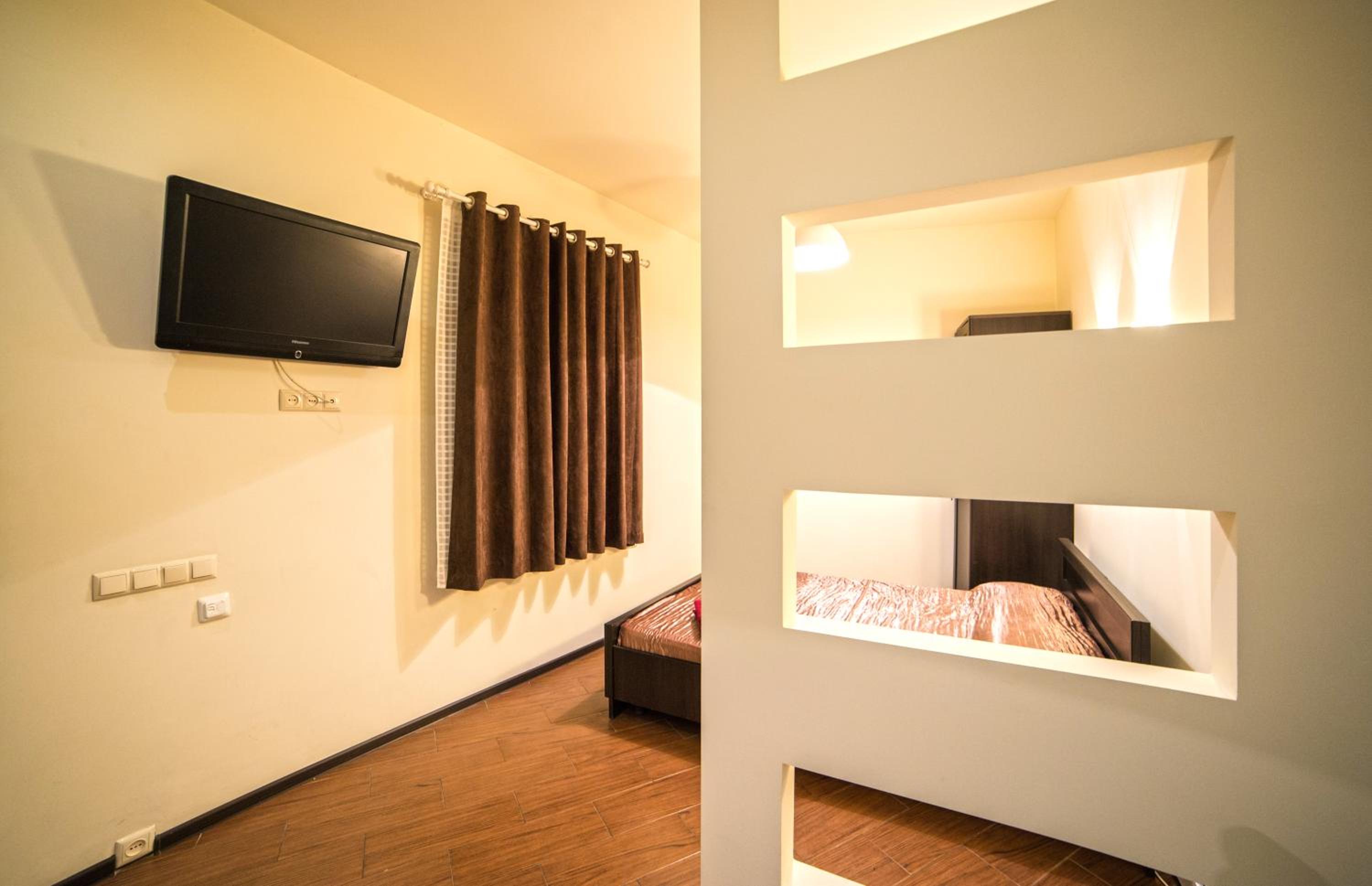 Apartment on Rappoporta 7b - 2 view 2