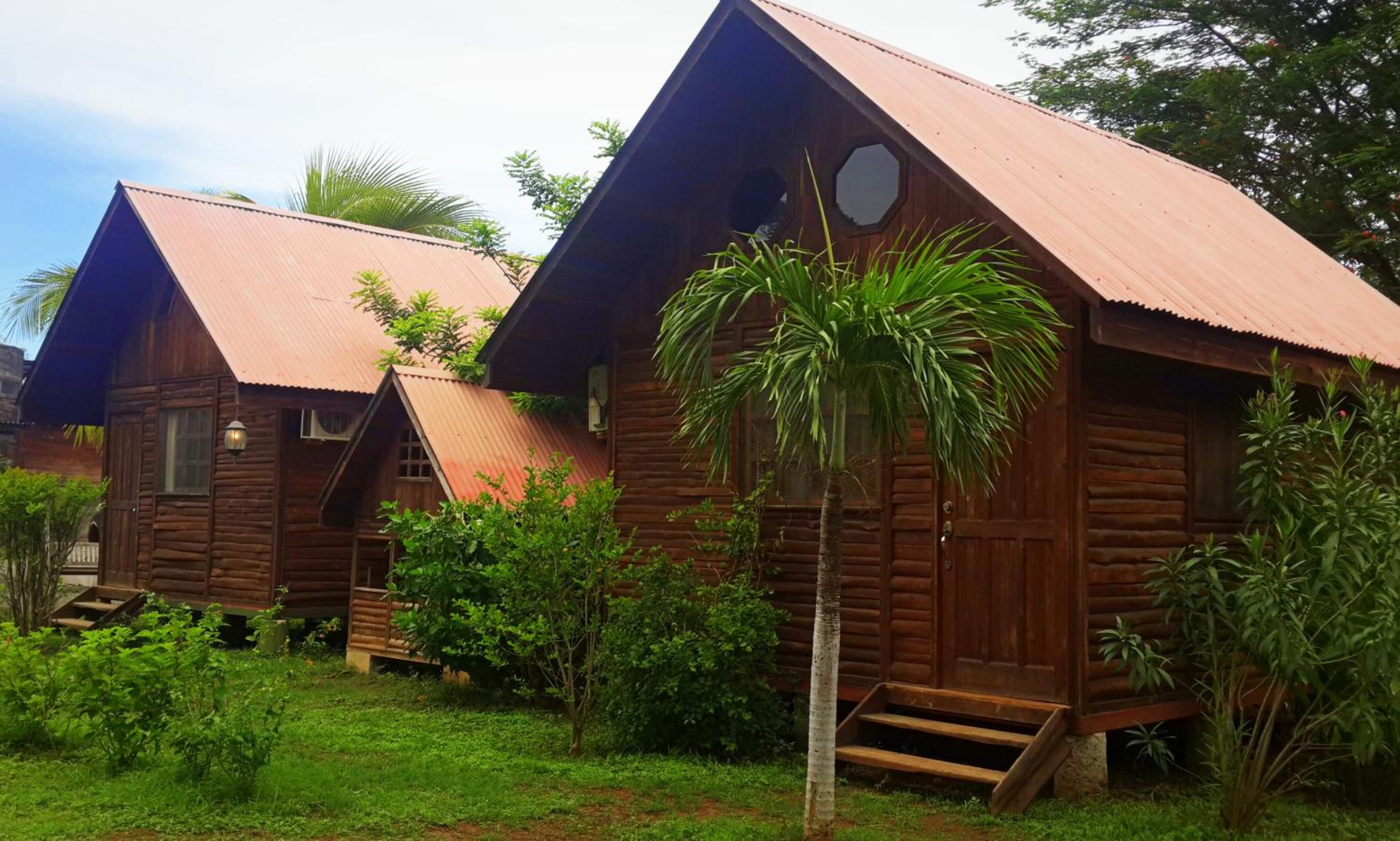 Hotel Cabañas La Teca