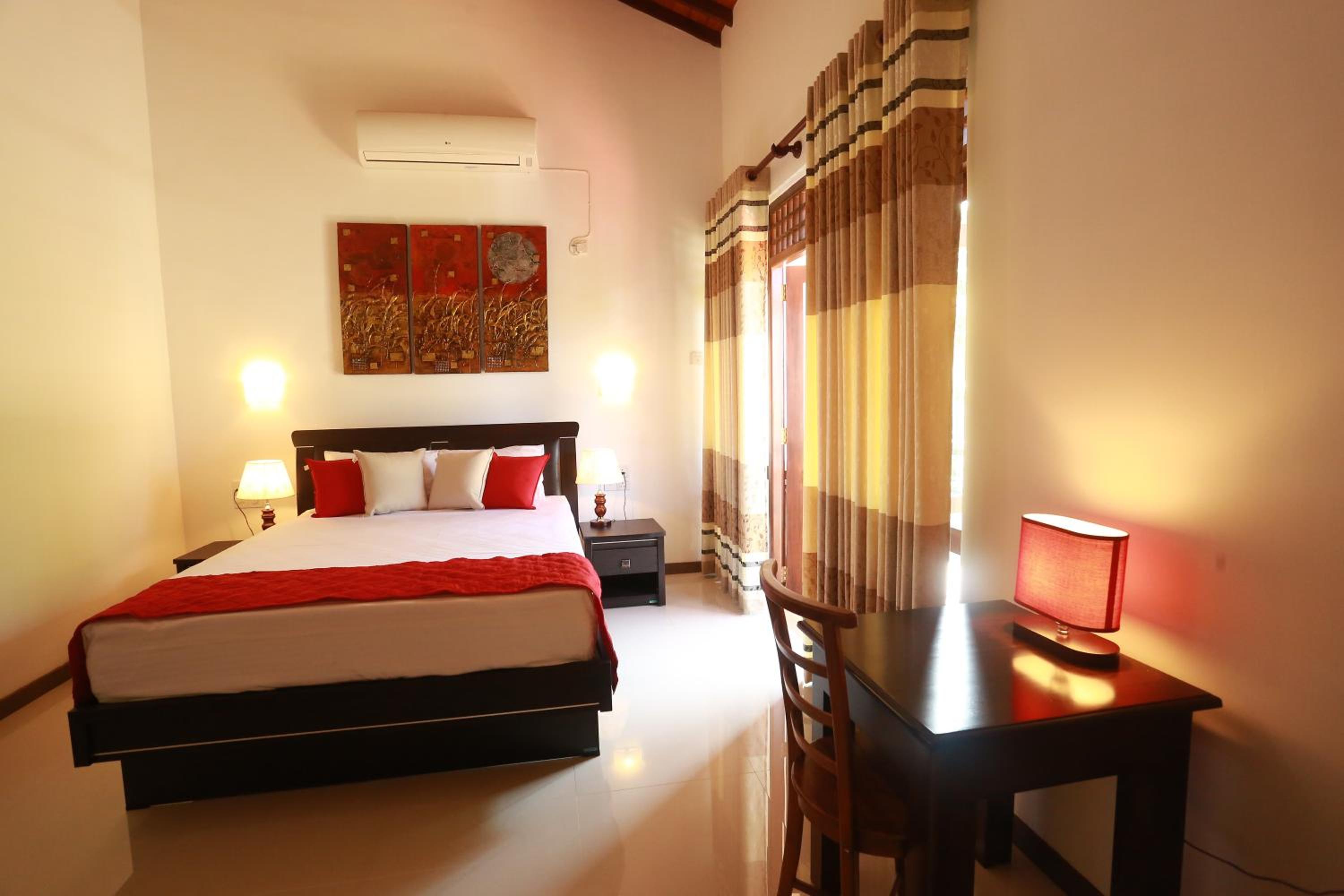River Breeze Villa Bentota