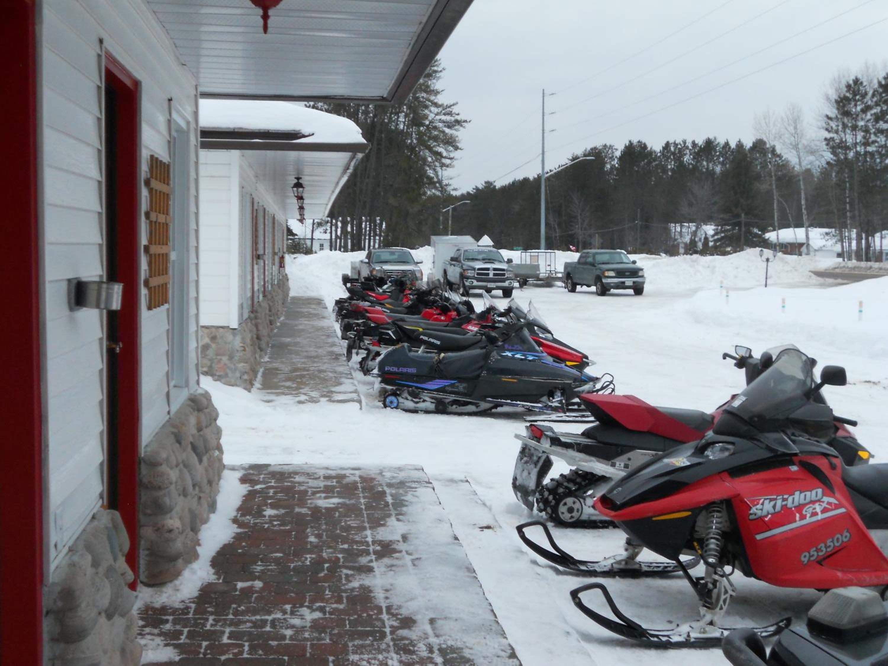 Deep River Motel
