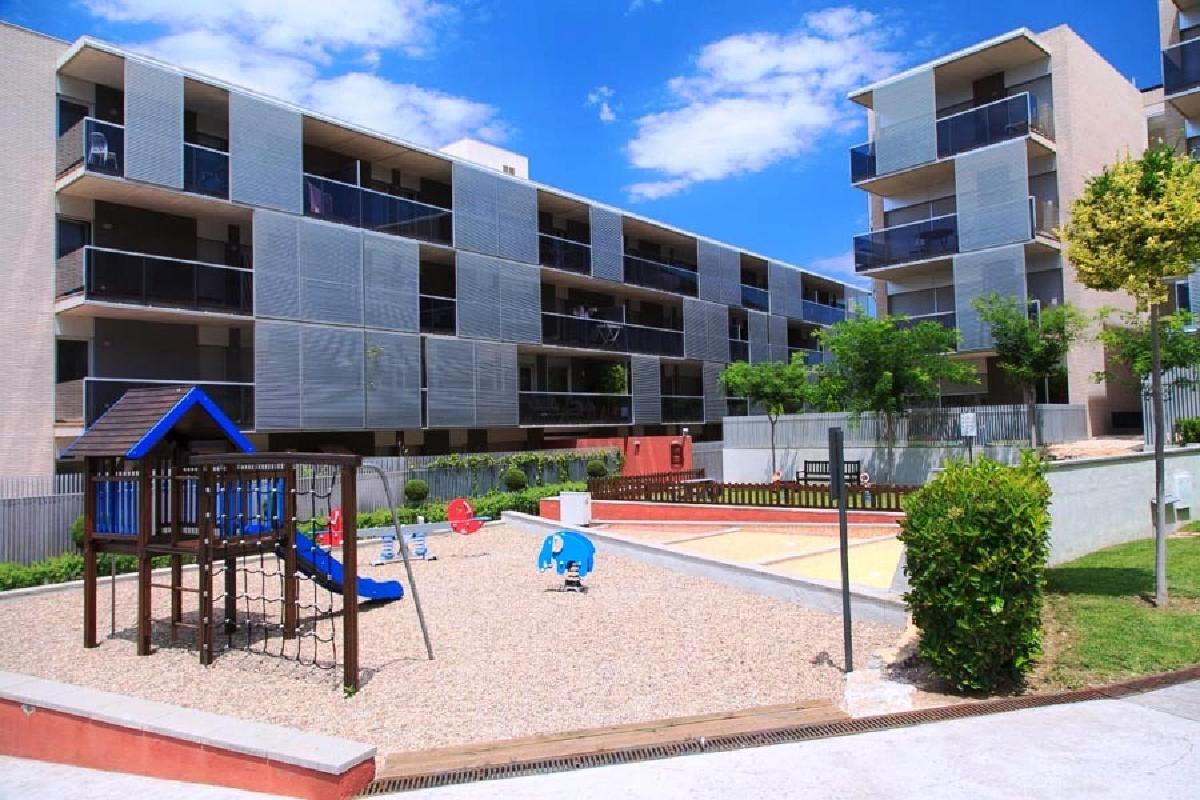 UHC Paradise Village Family Complex