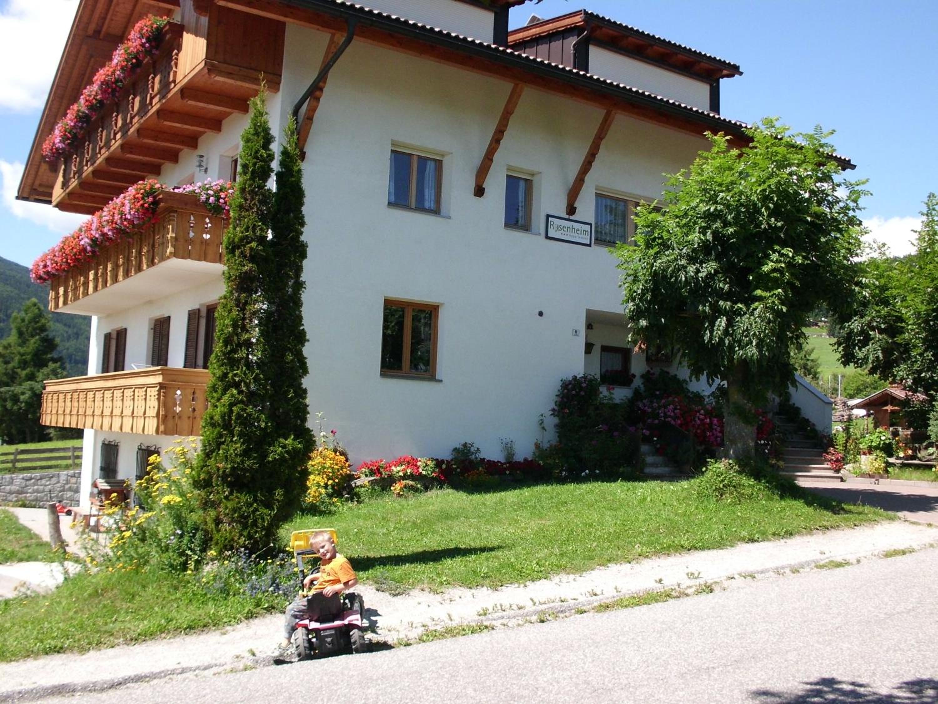 Photo 9