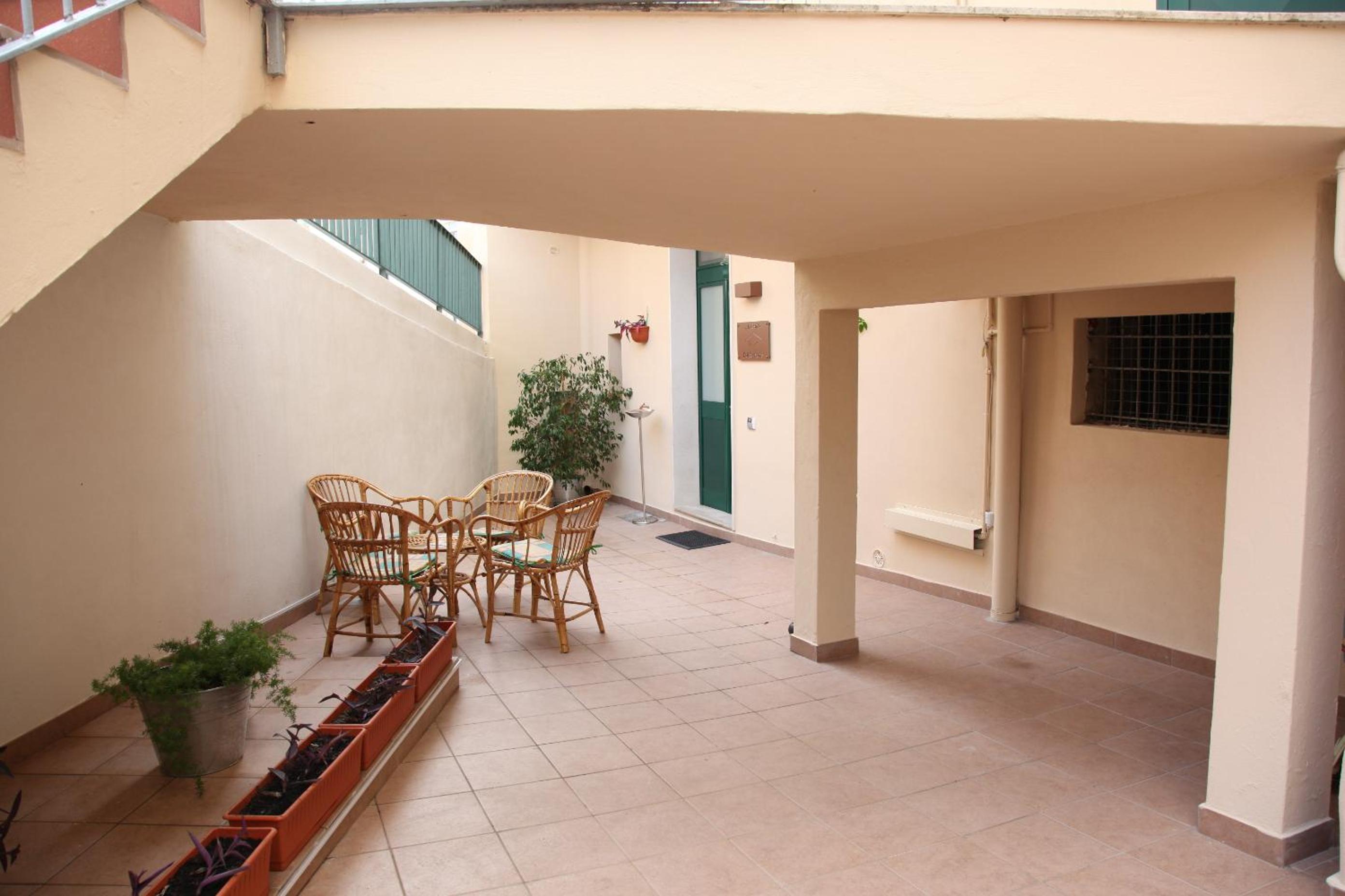 In Centro Holiday Home view 2