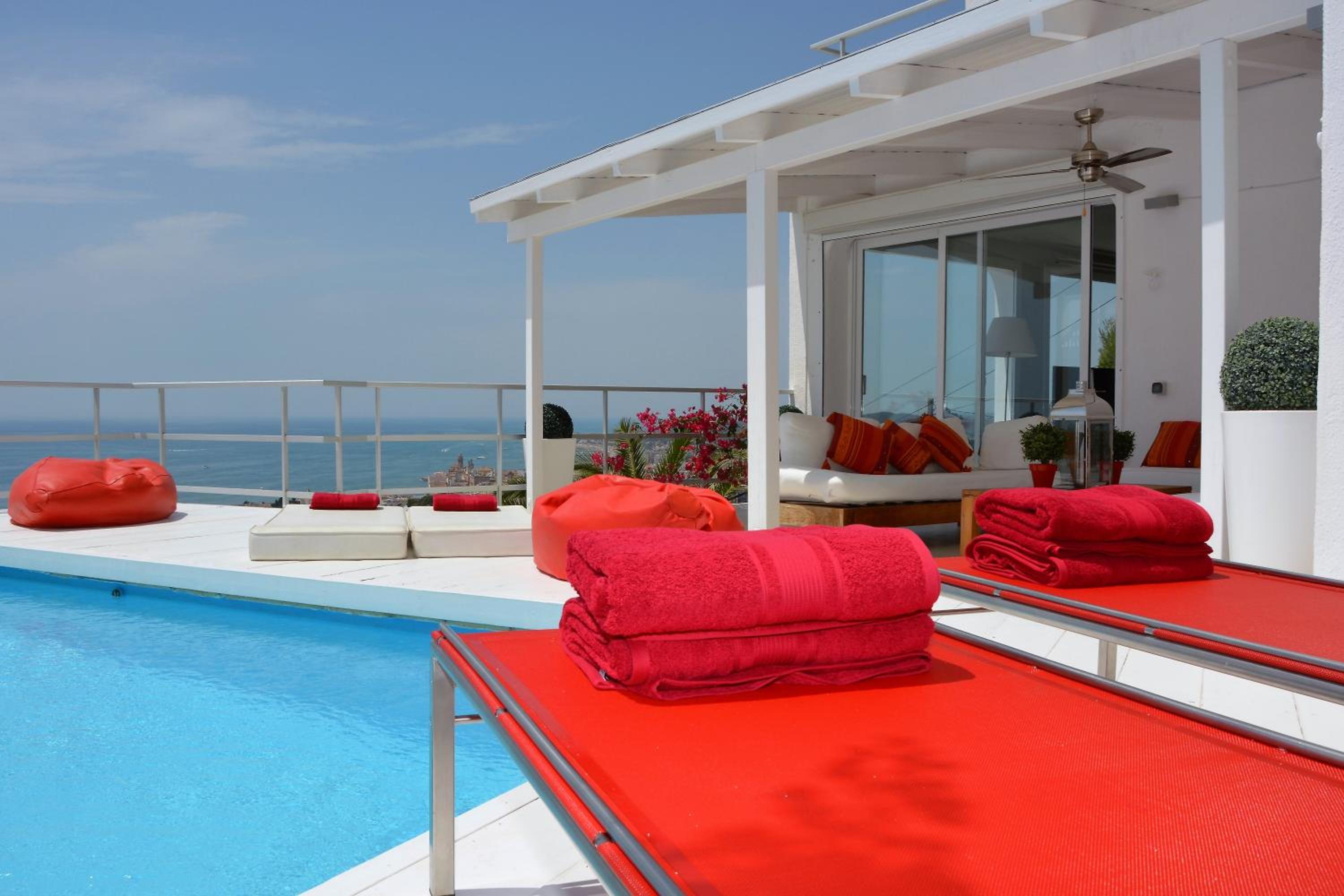 Villa Sitges Altavista Amazing View South oriented Calm Area AC Beach 2 minutes Drive and 18 minutes Walk view 4